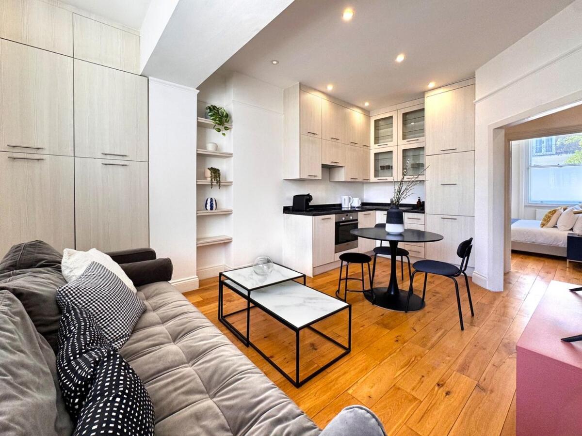Flat B - Montagu St Residence