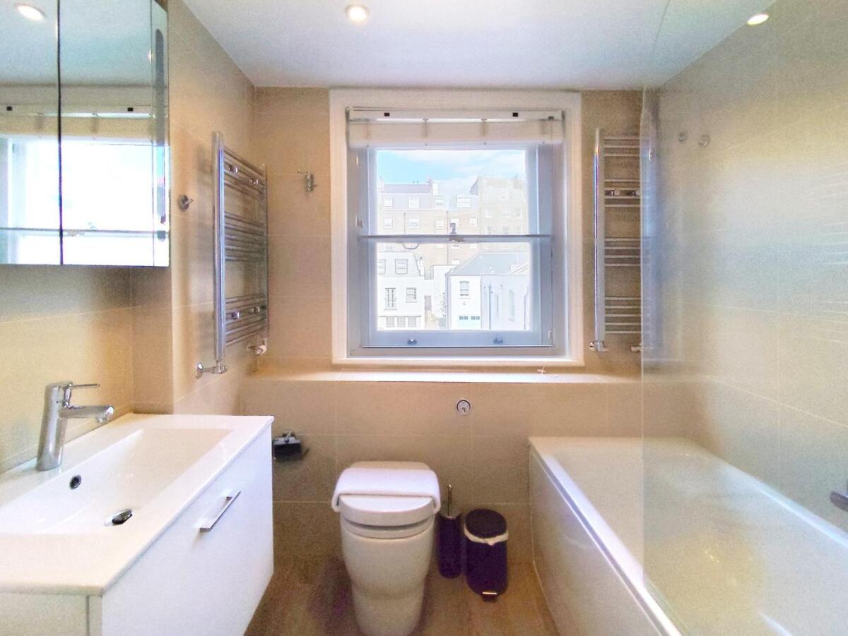 Flat C - Montagu St Residence