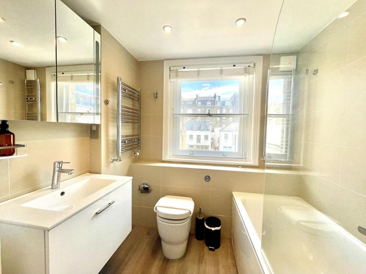 Flat C - Montagu St Residence