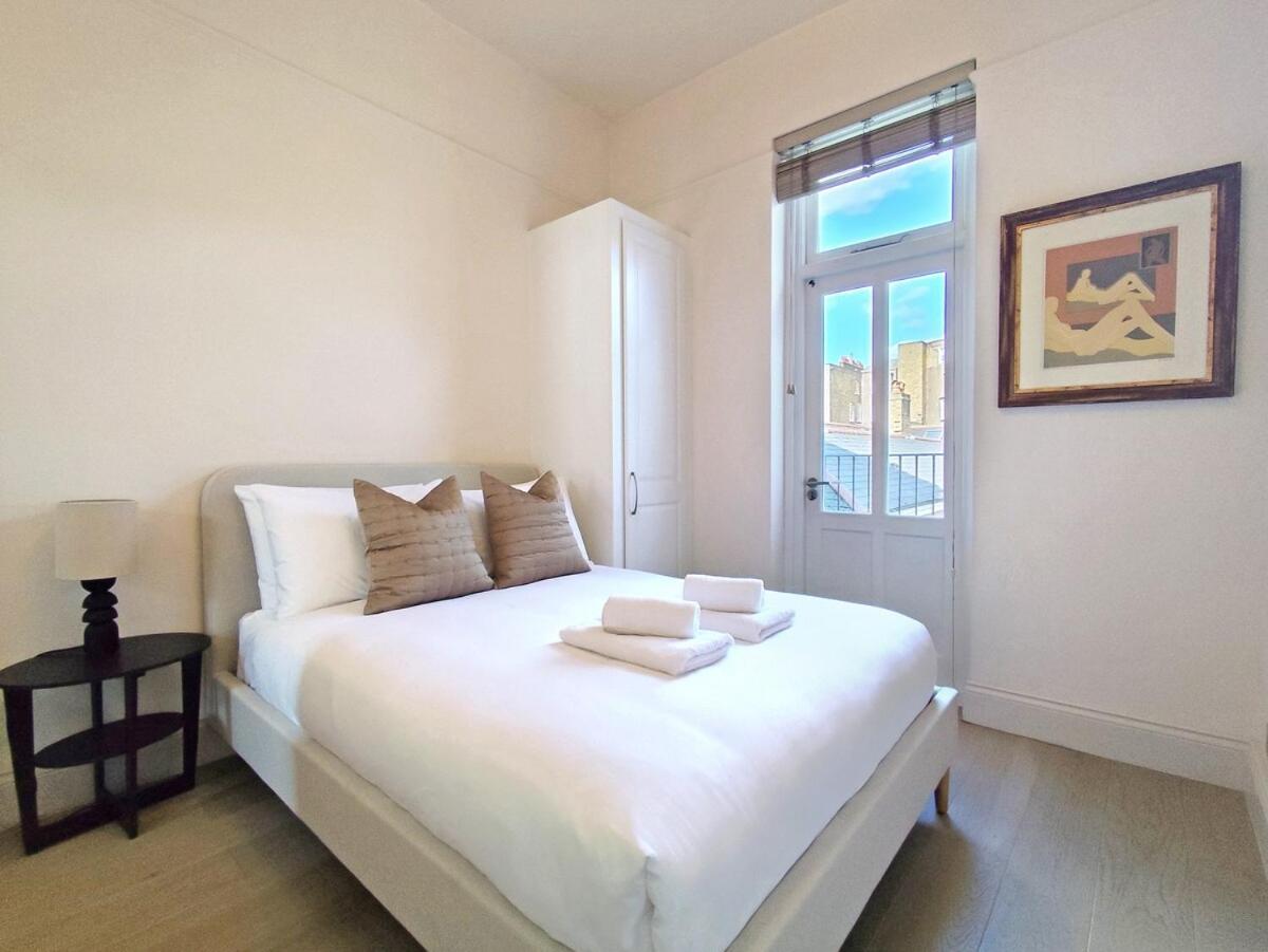 Flat C - Montagu St Residence