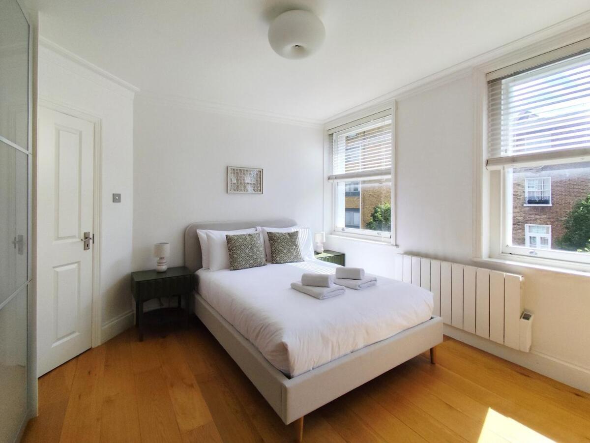 Flat D - Montagu St Residence