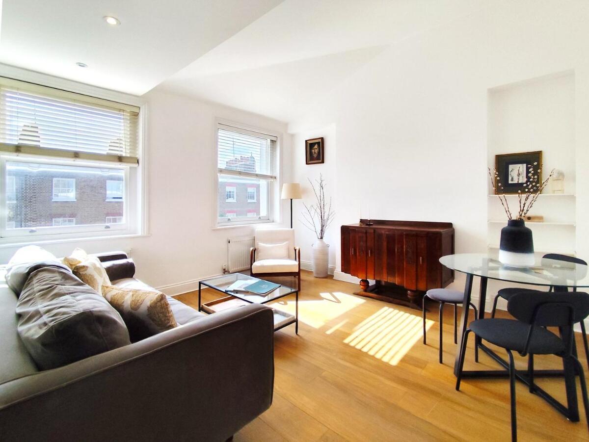 Flat E - Montagu Residence