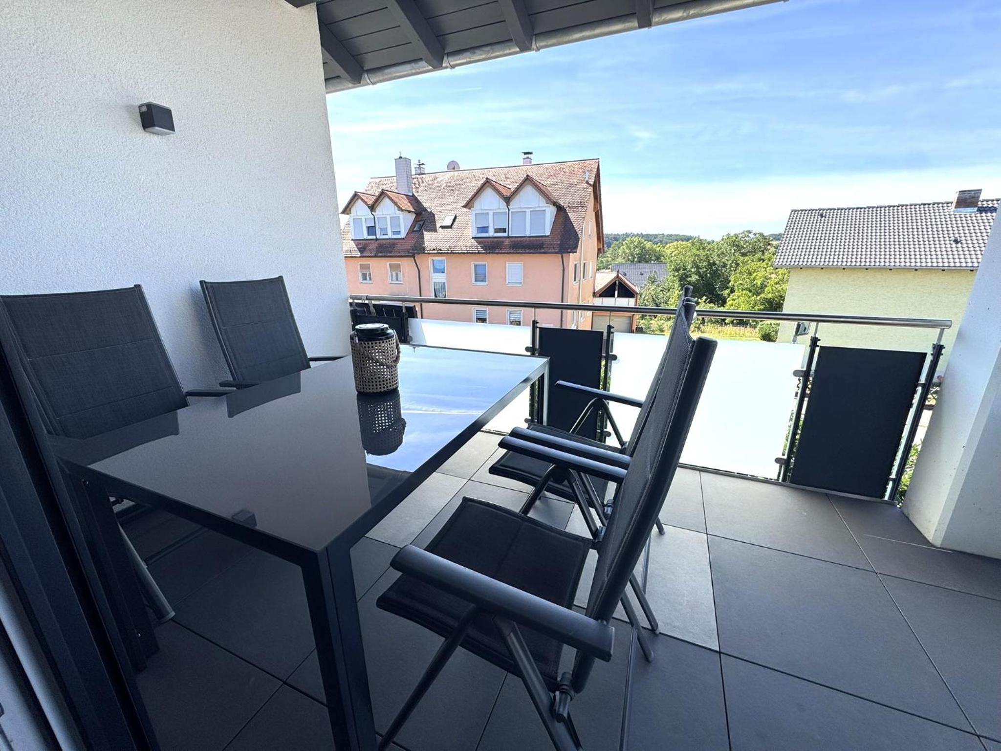 Gehobenes Wohnen mit Balkon, Parkplatz und keine 10 Minuten in die City