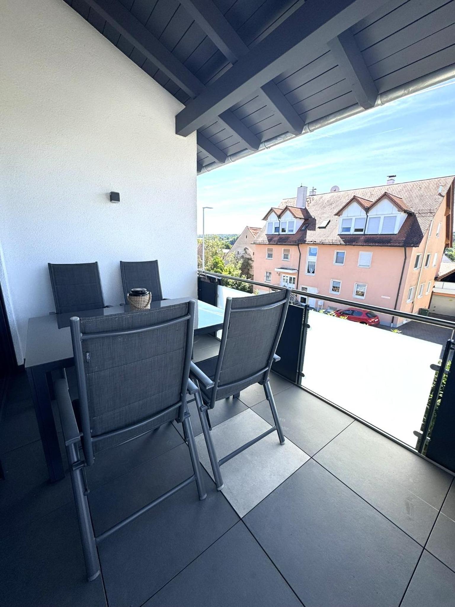 Gehobenes Wohnen mit Balkon, Parkplatz und keine 10 Minuten in die City