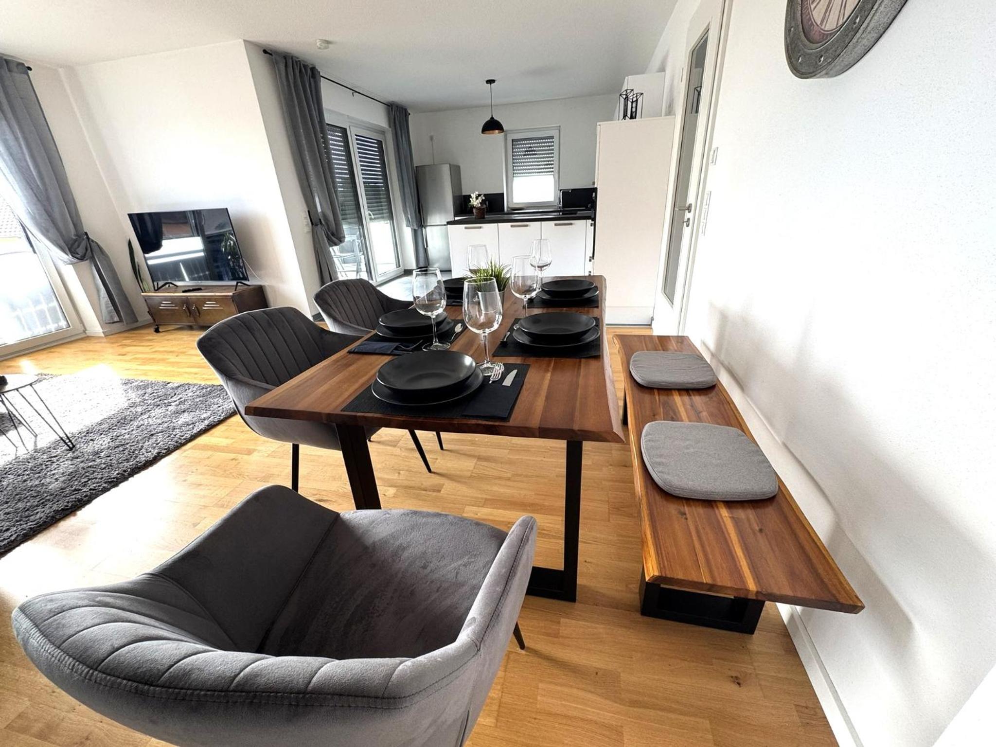 Gehobenes Wohnen mit Balkon, Parkplatz und keine 10 Minuten in die City
