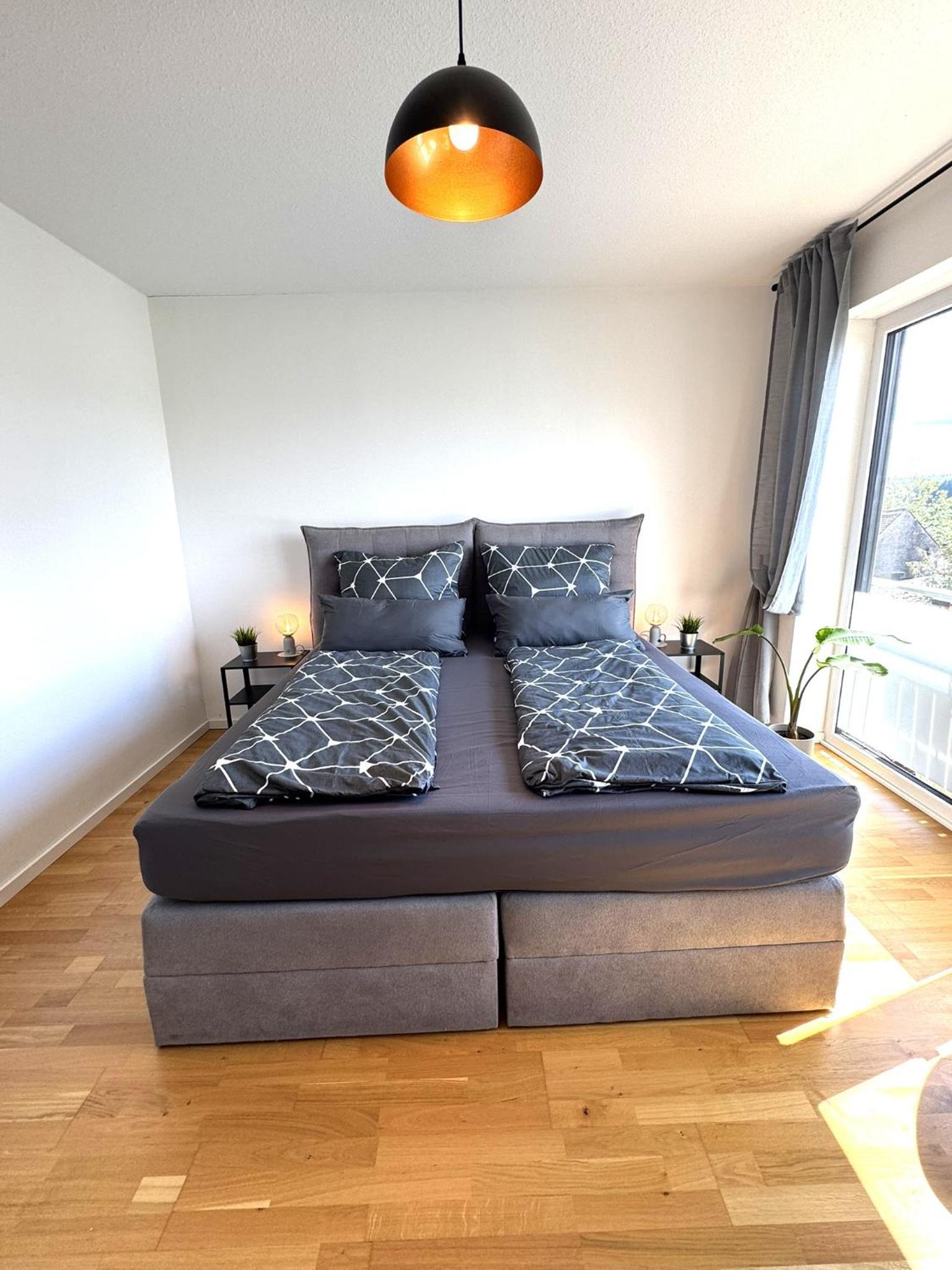 Gehobenes Wohnen mit Balkon, Parkplatz und keine 10 Minuten in die City