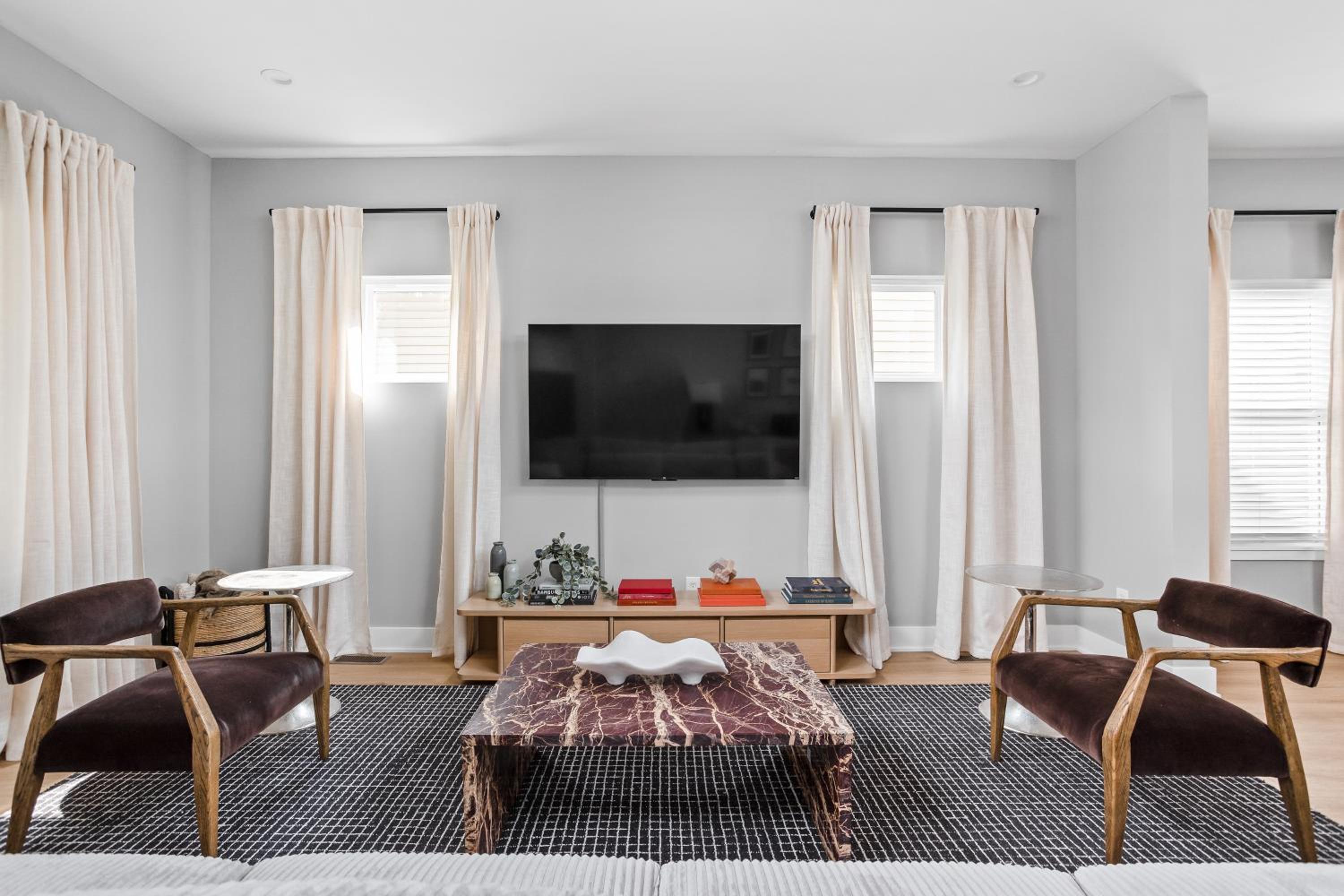Luxury Retreat Near Downtown