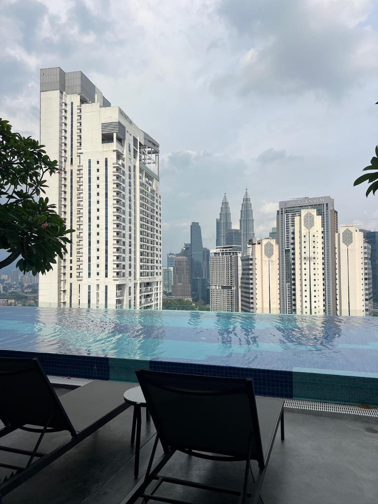 MAJESTIC RESlDENCE KLCC