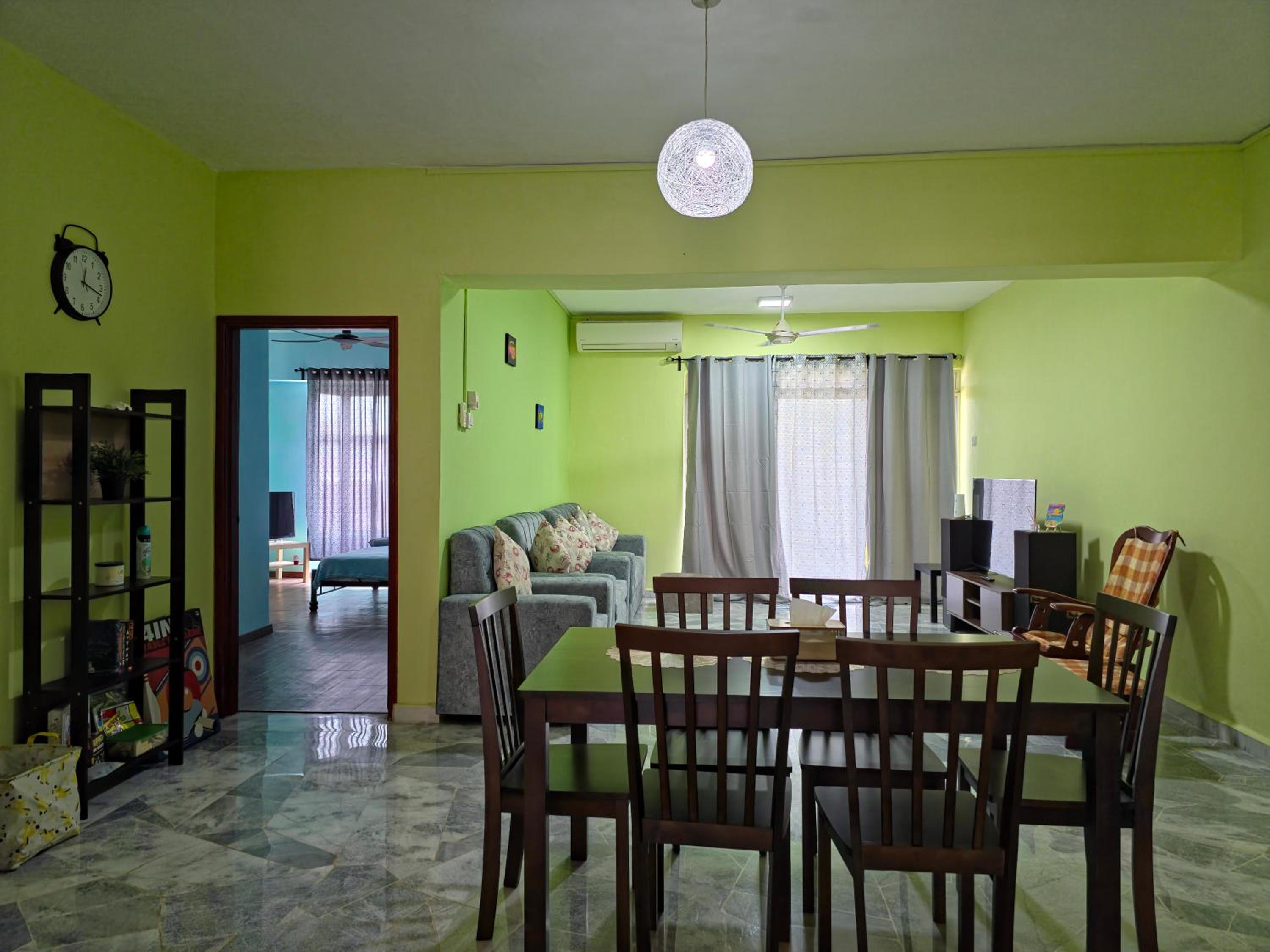 The Sunset Terrace, Ocean View Resort-Teluk Kemang, Sea Views, Walk to beach, Netflix, Beverages & Snacks