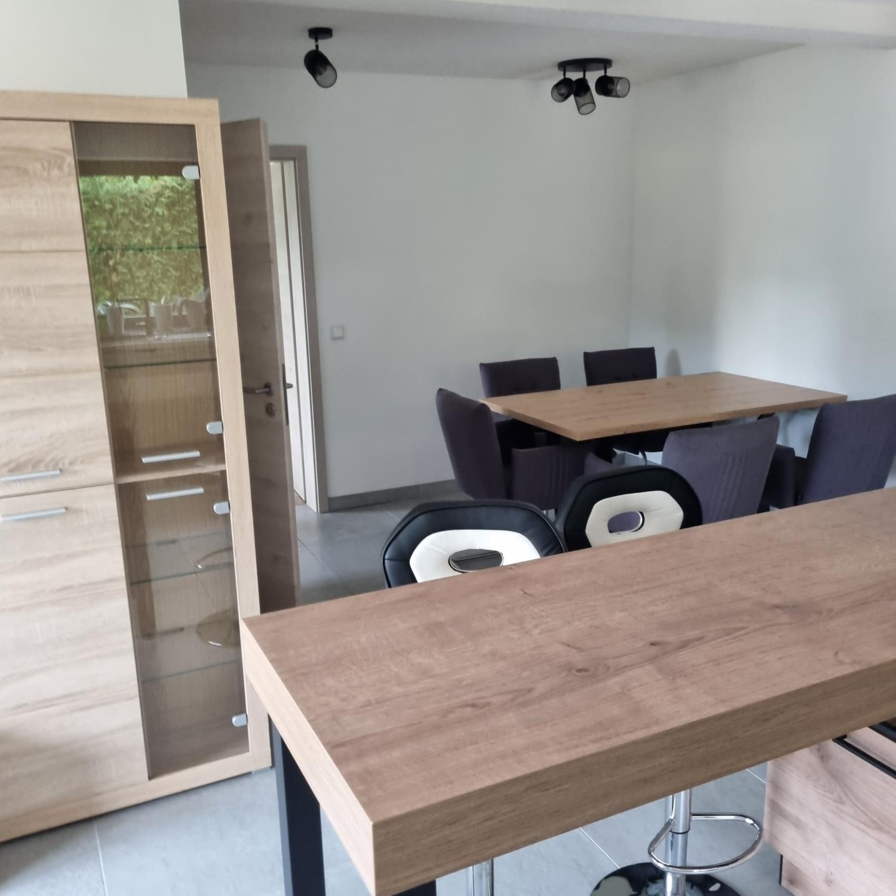 Ferienwohnung Wiesengrund, Ruhig im Ortsteil von Roth, nähe Rothsee, 25 min Messe Nbg