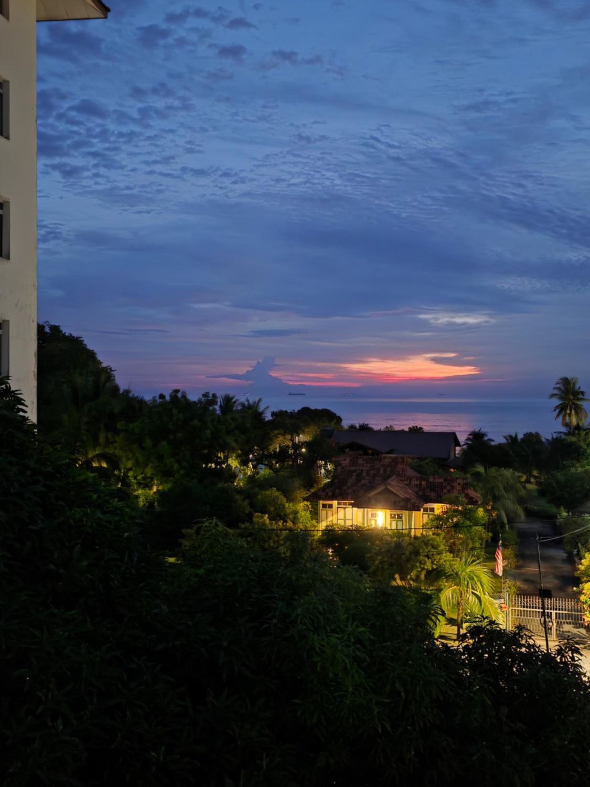 The Sunset Terrace, Ocean View Resort-Teluk Kemang, Sea Views, Walk to beach, Netflix, Beverages & Snacks