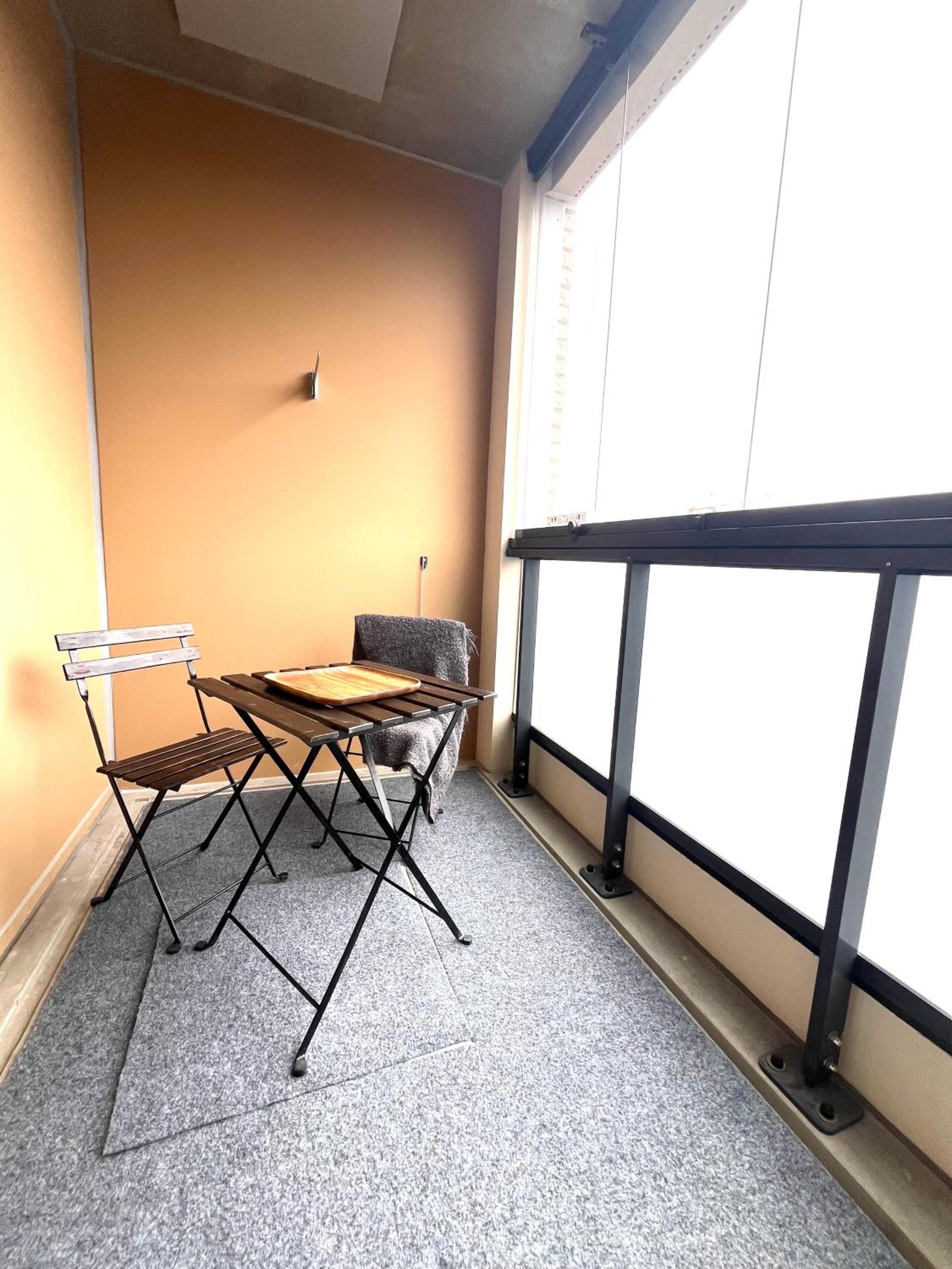 New Cozy 2BR near Airport