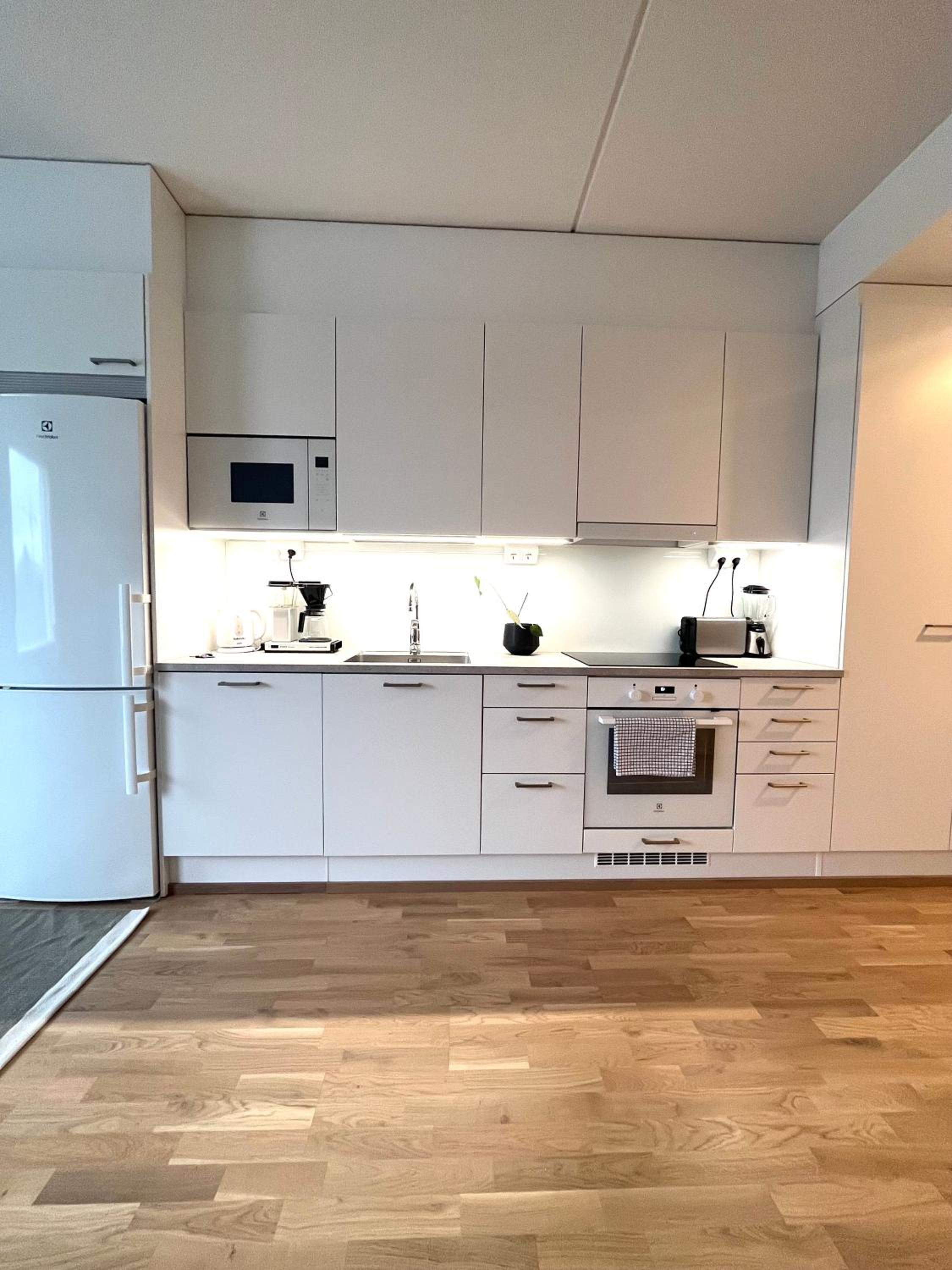 New Cozy 2BR near Airport