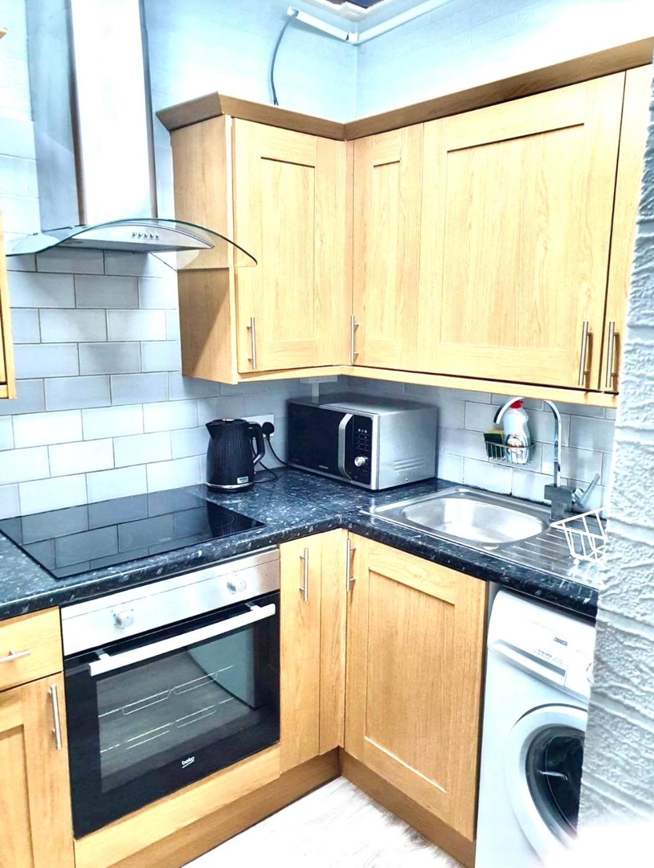 Edinburgh Hymarket 2bed modern apartment