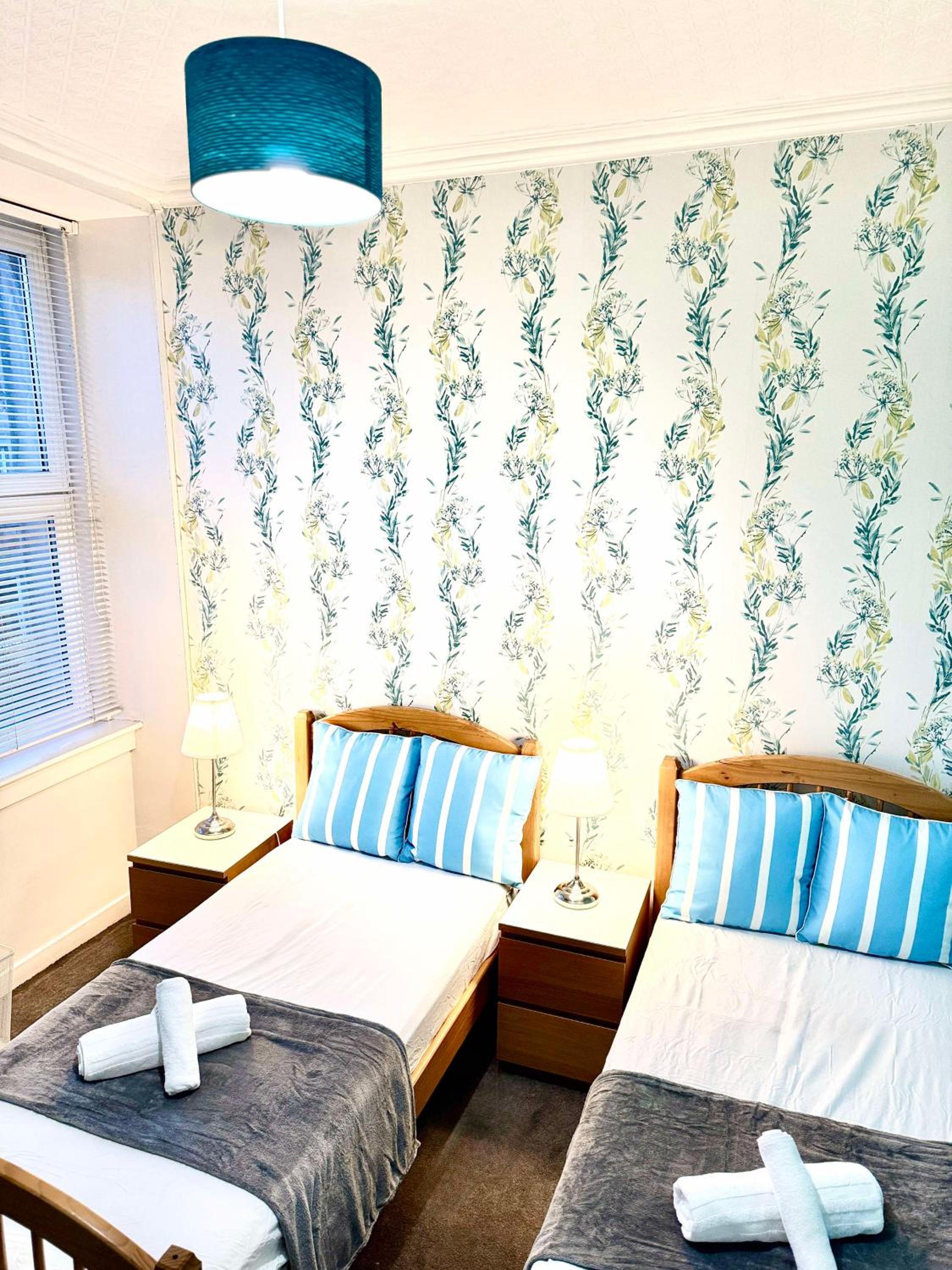 Edinburgh Hymarket 2bed modern apartment
