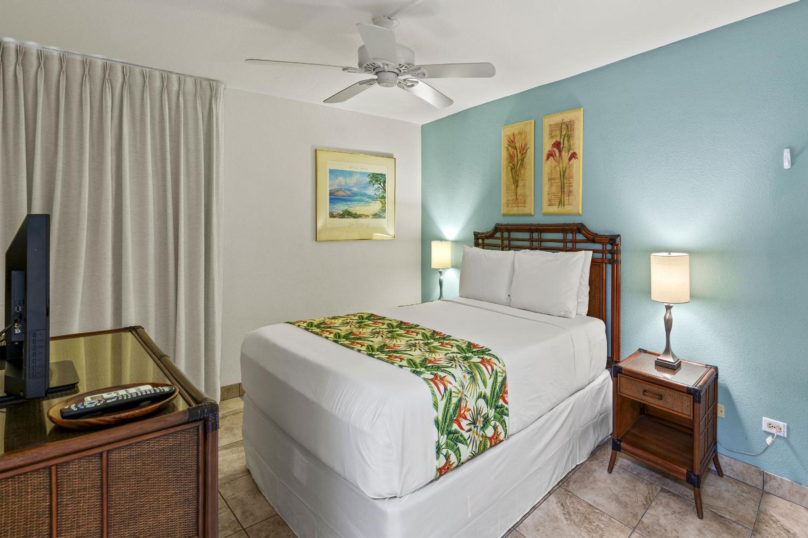 Kamaole Sands 7-206 - Renovated, Courtyard Views, Steps to the Beach, AC