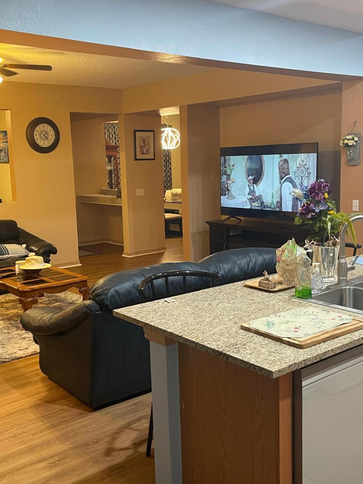 Magic Stay 4-Bedroom Home Close to Disney