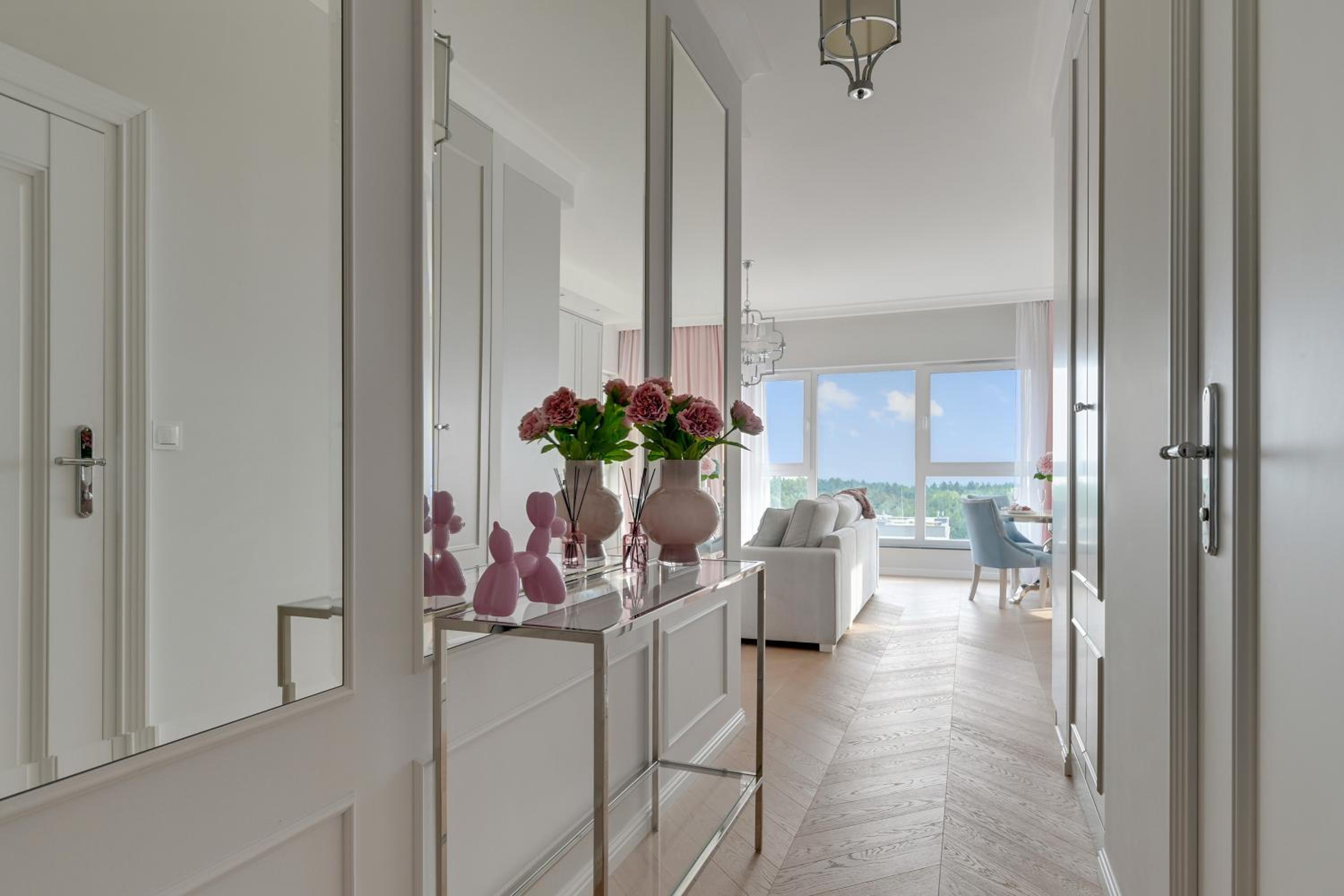Magellana Glamour & Green Hill View by Downtown Apartments