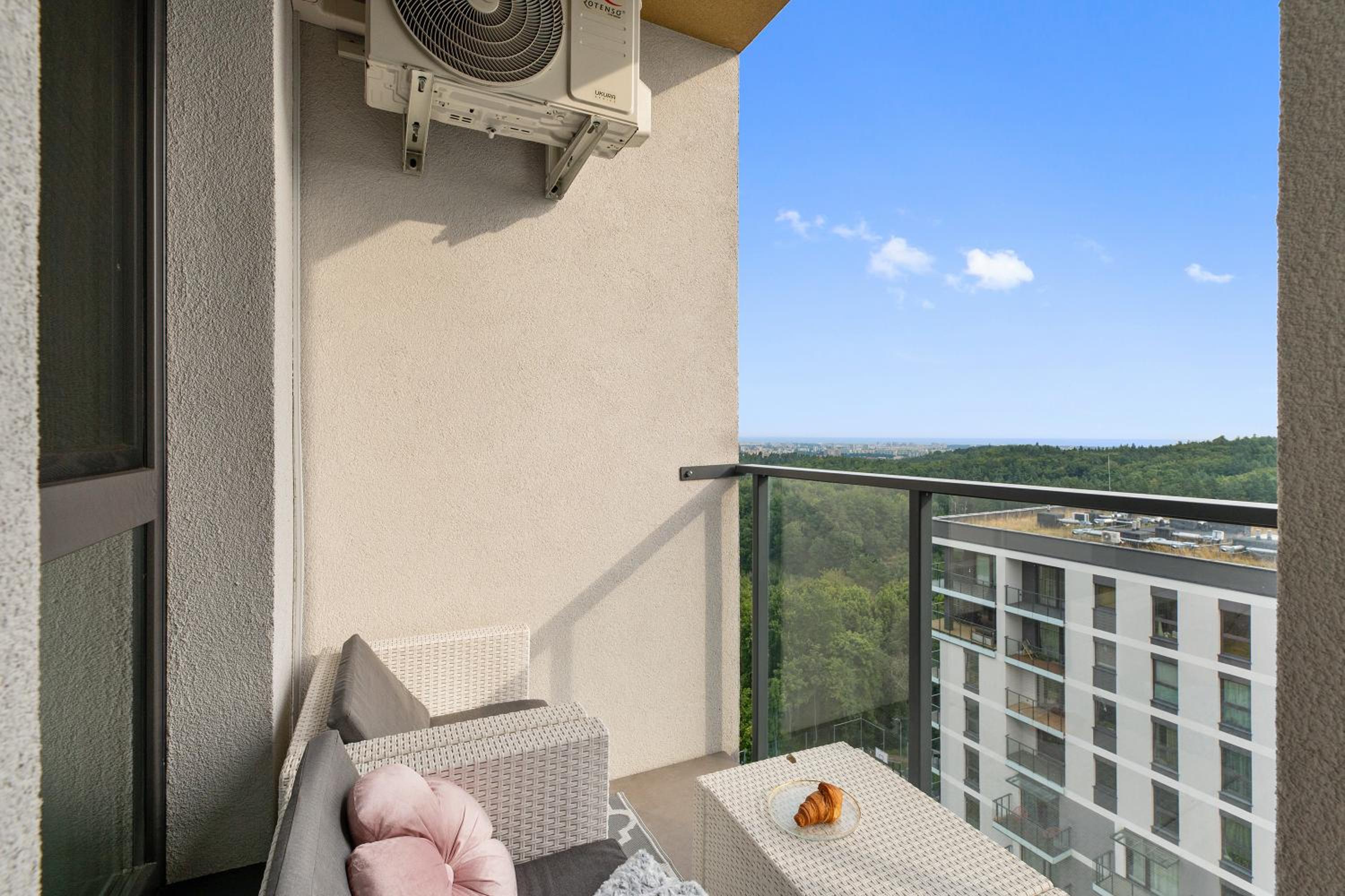 Magellana Glamour & Green Hill View by Downtown Apartments