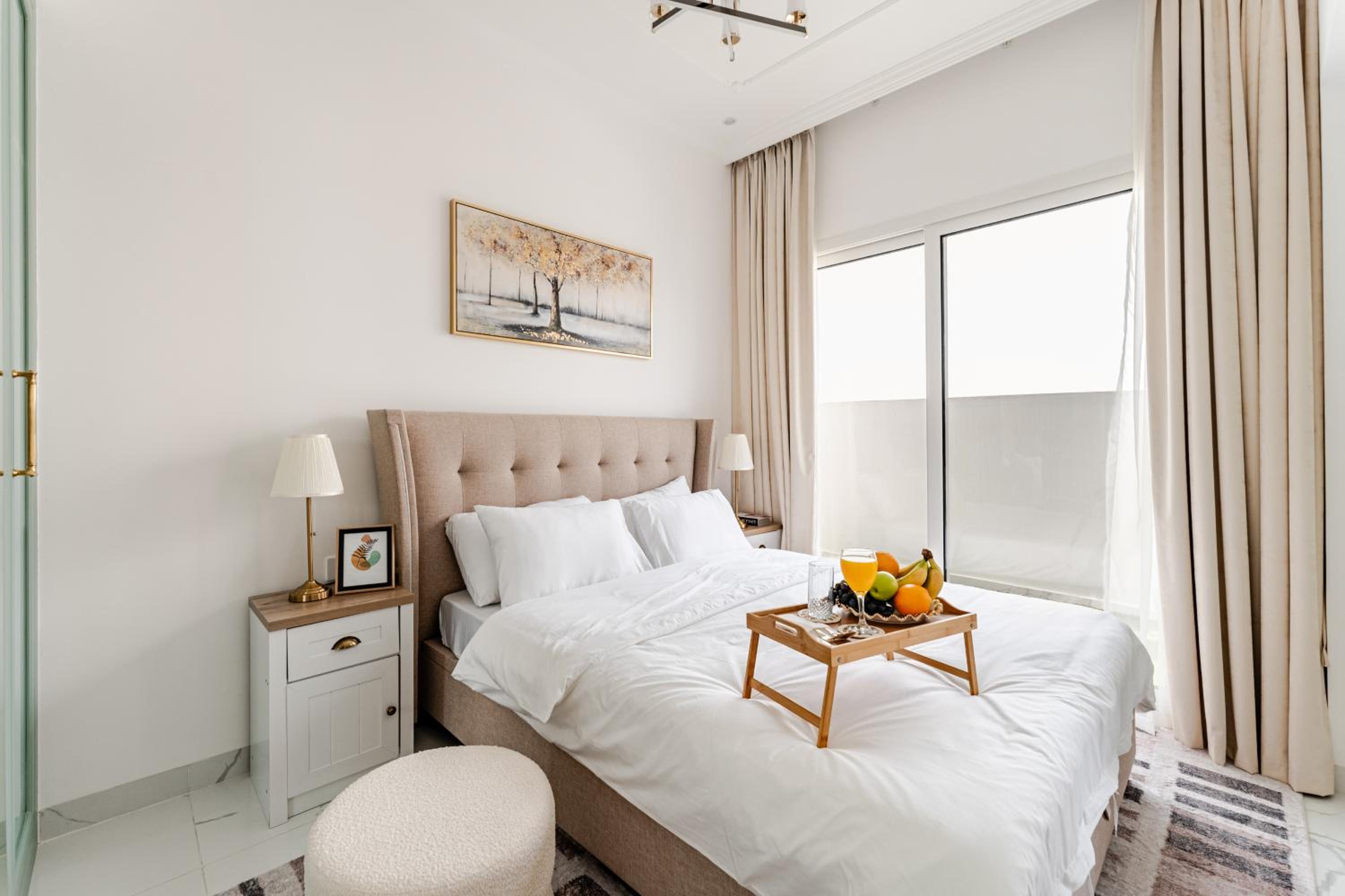1BR Lagoon View Luxury Spa Retreat near Miracle Garden