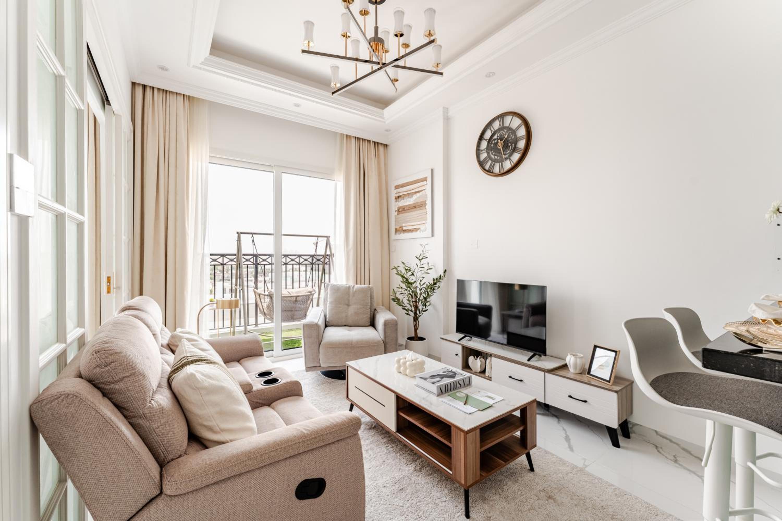 1BR Lagoon View Luxury Spa Retreat near Miracle Garden