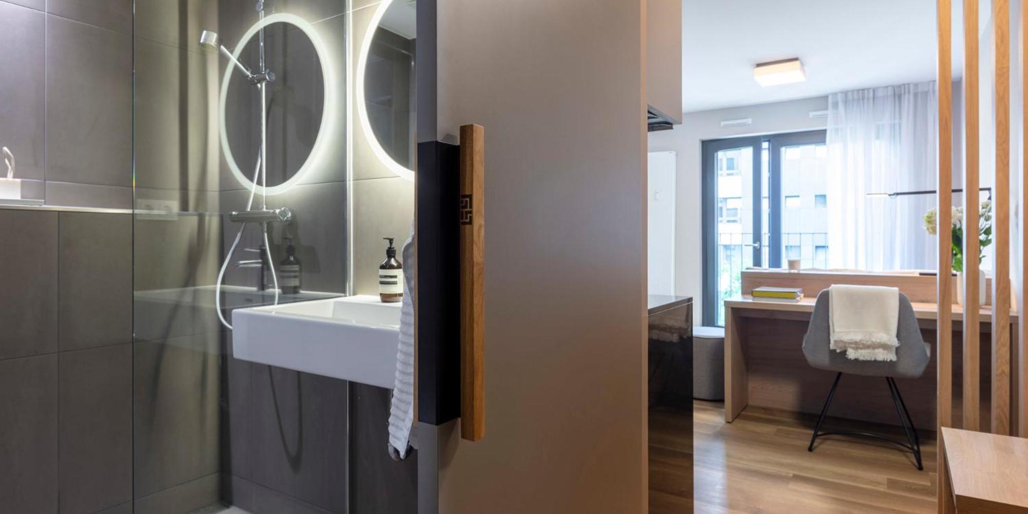 Homely! Skyview Apartment Frankfurt Airport, Fair, Rooftop, Gym!