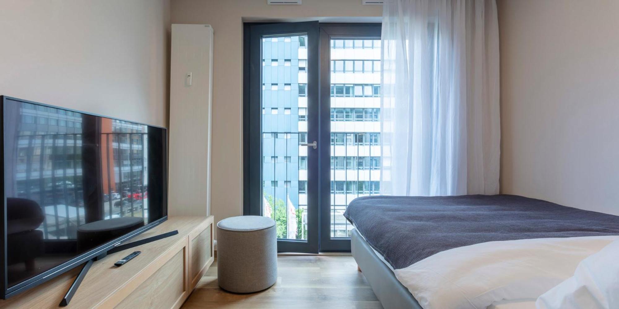 Homely! Skyview Apartment Frankfurt Airport, Fair, Rooftop, Gym!