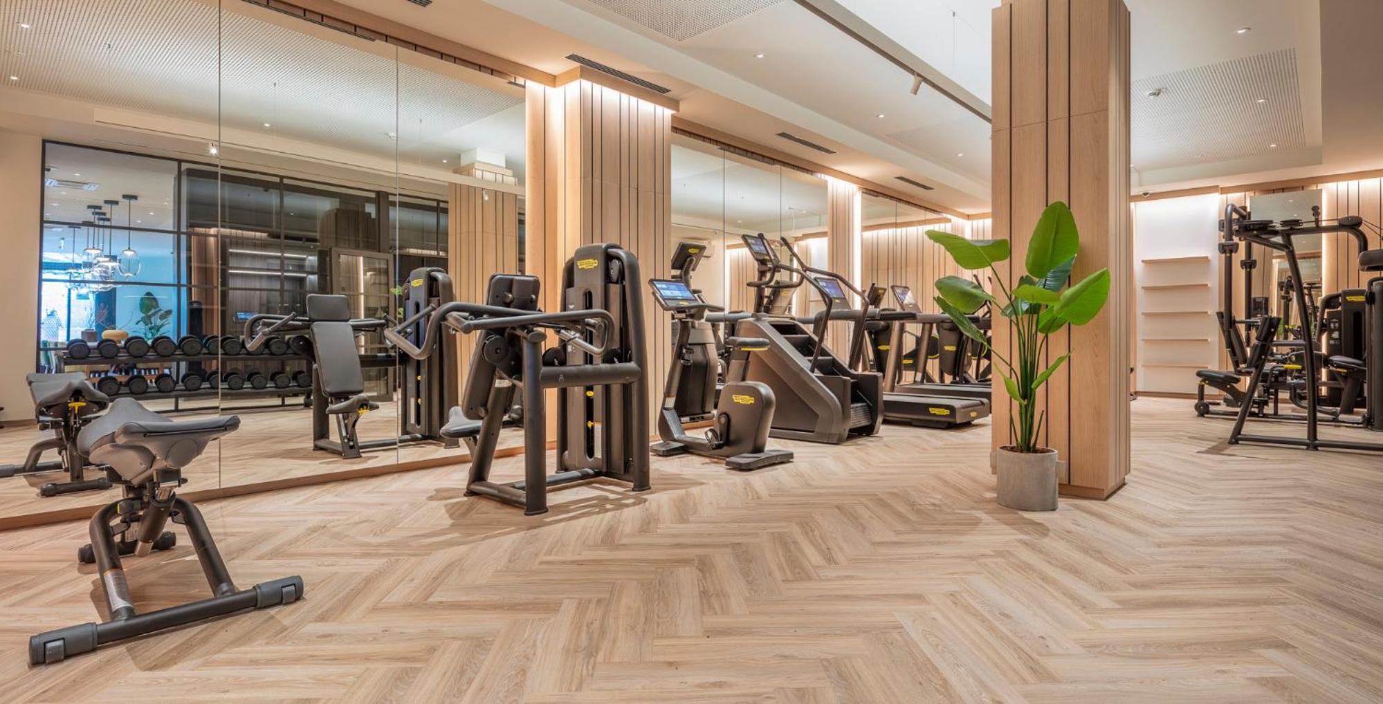 Homely! Skyview Apartment Frankfurt Airport, Fair, Rooftop, Gym!