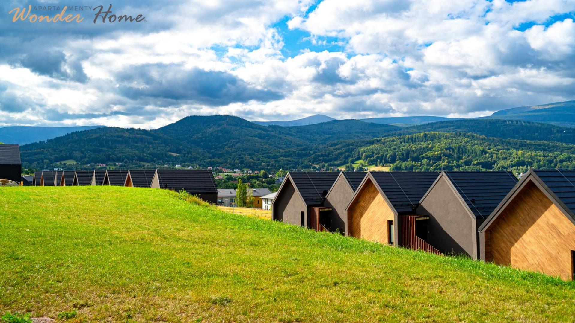 Wonder Hill - bajkowy widok na góry i zalew, strefa wellness na terenie kompleksu