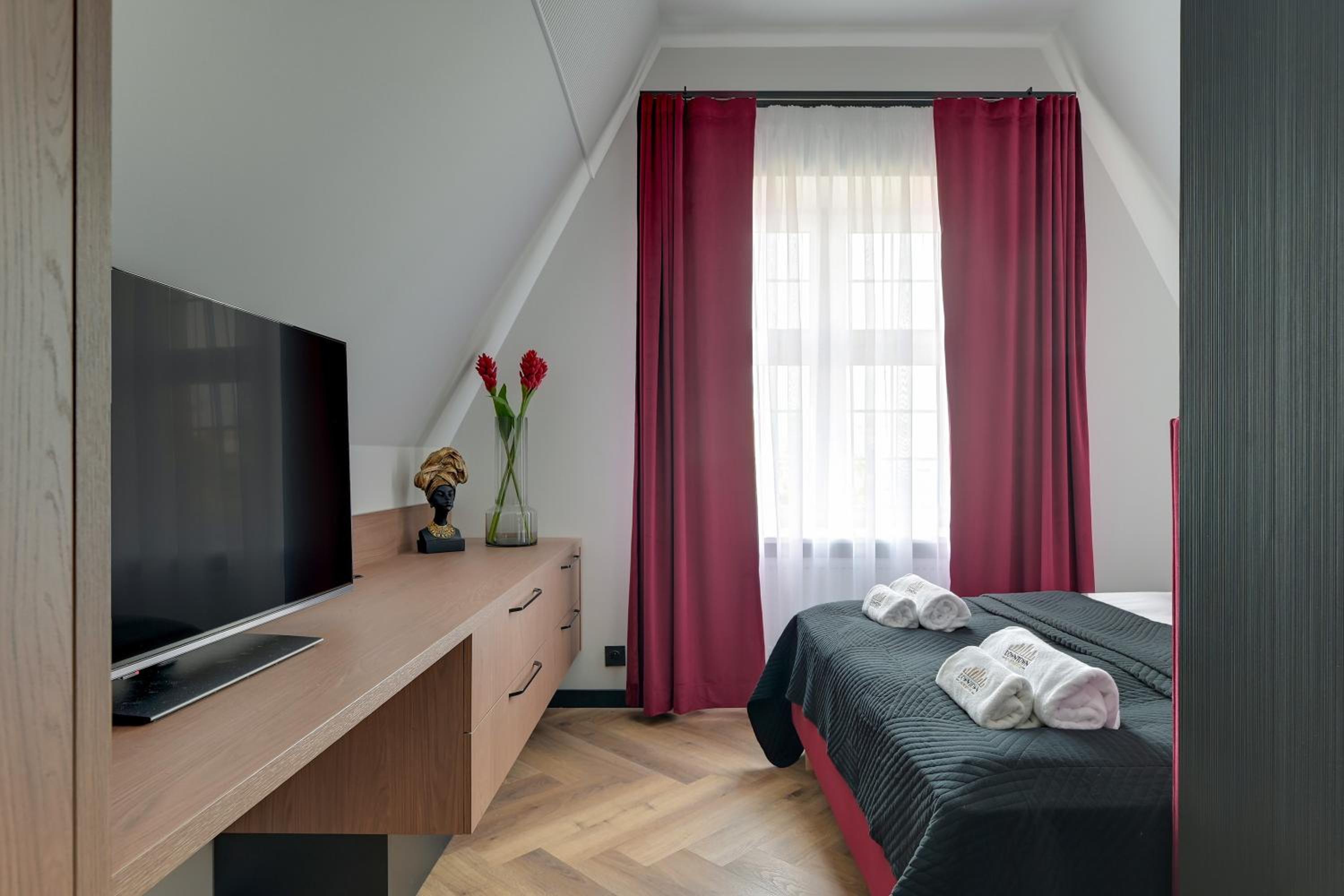 Old Town Chlebnicka Attic by Downtown Apartments