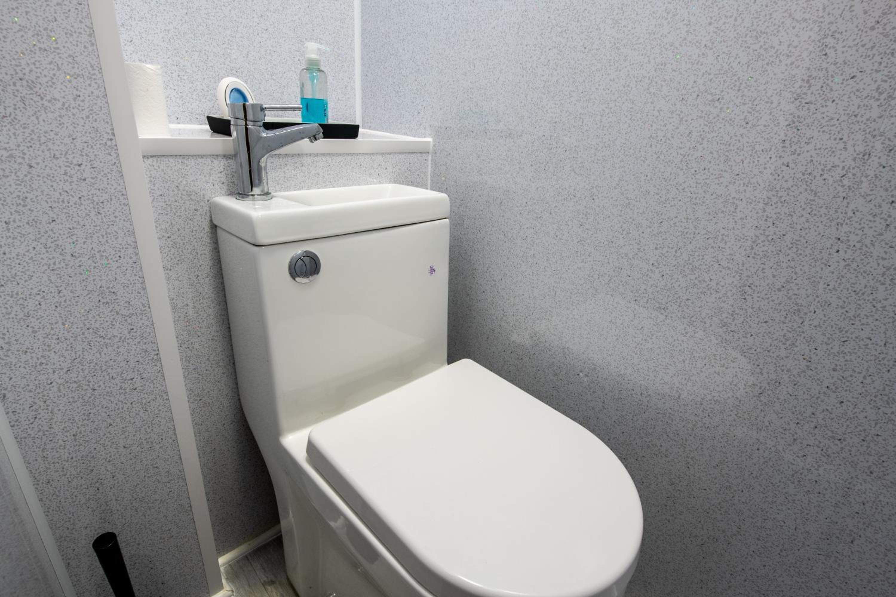 3 Bed Home Near Anfield - Perfect for Football Fans
