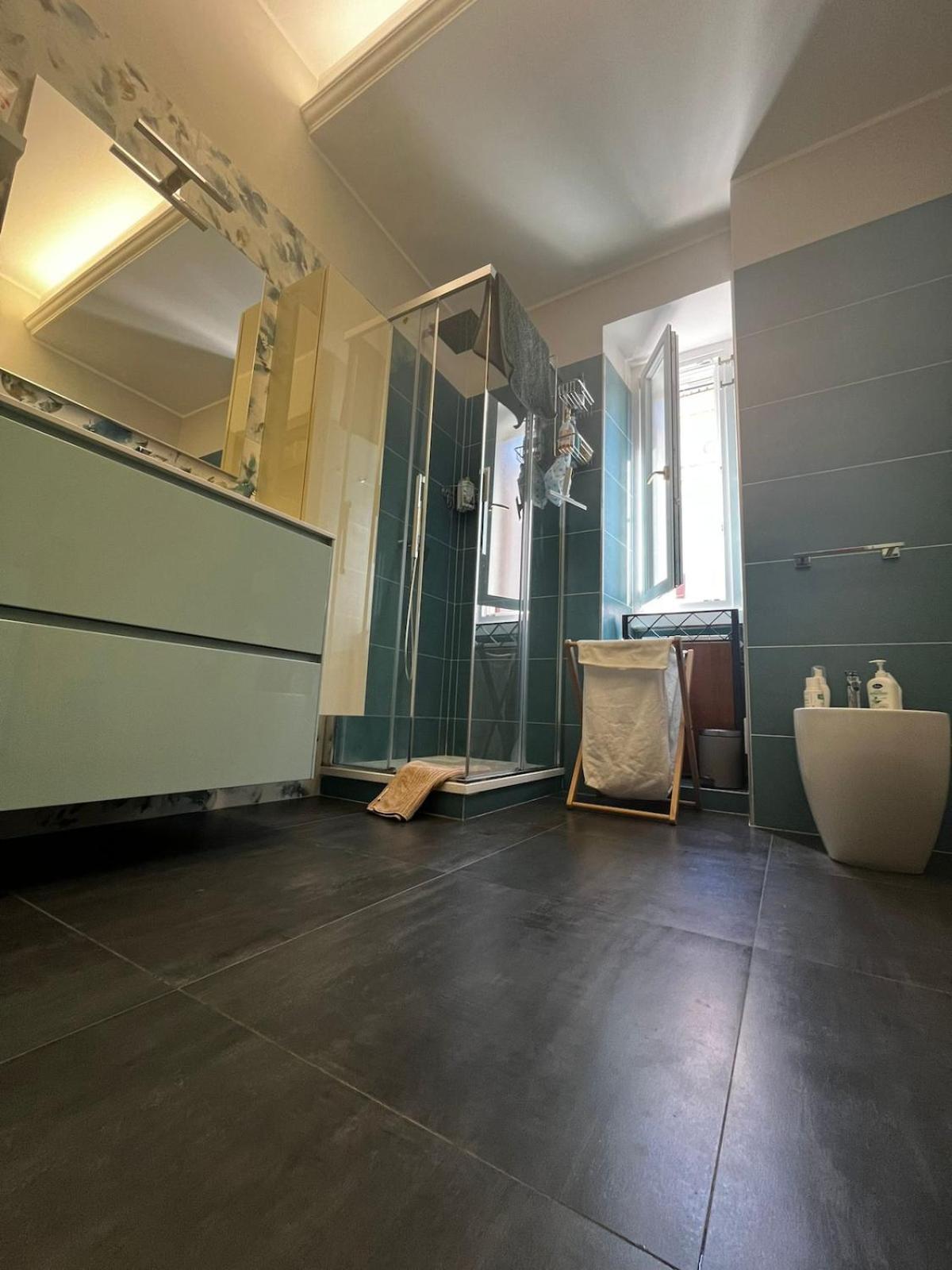 Rome full apt 4 people close to Colosseum Mao house
