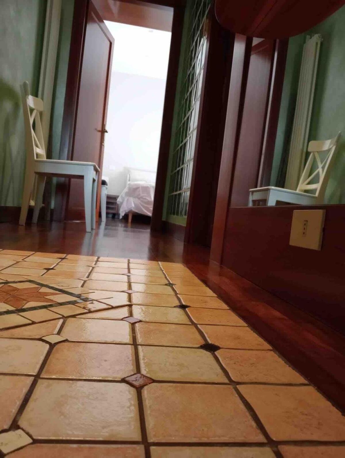 Rome full apt 4 people close to Colosseum Mao house