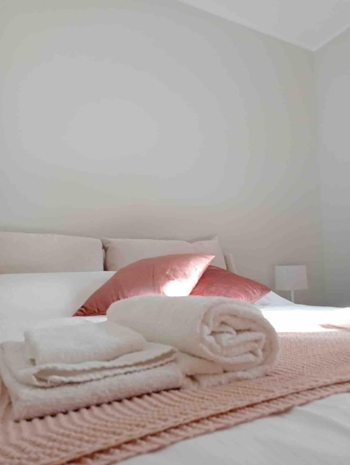 Rome full apt 4 people close to Colosseum Mao house
