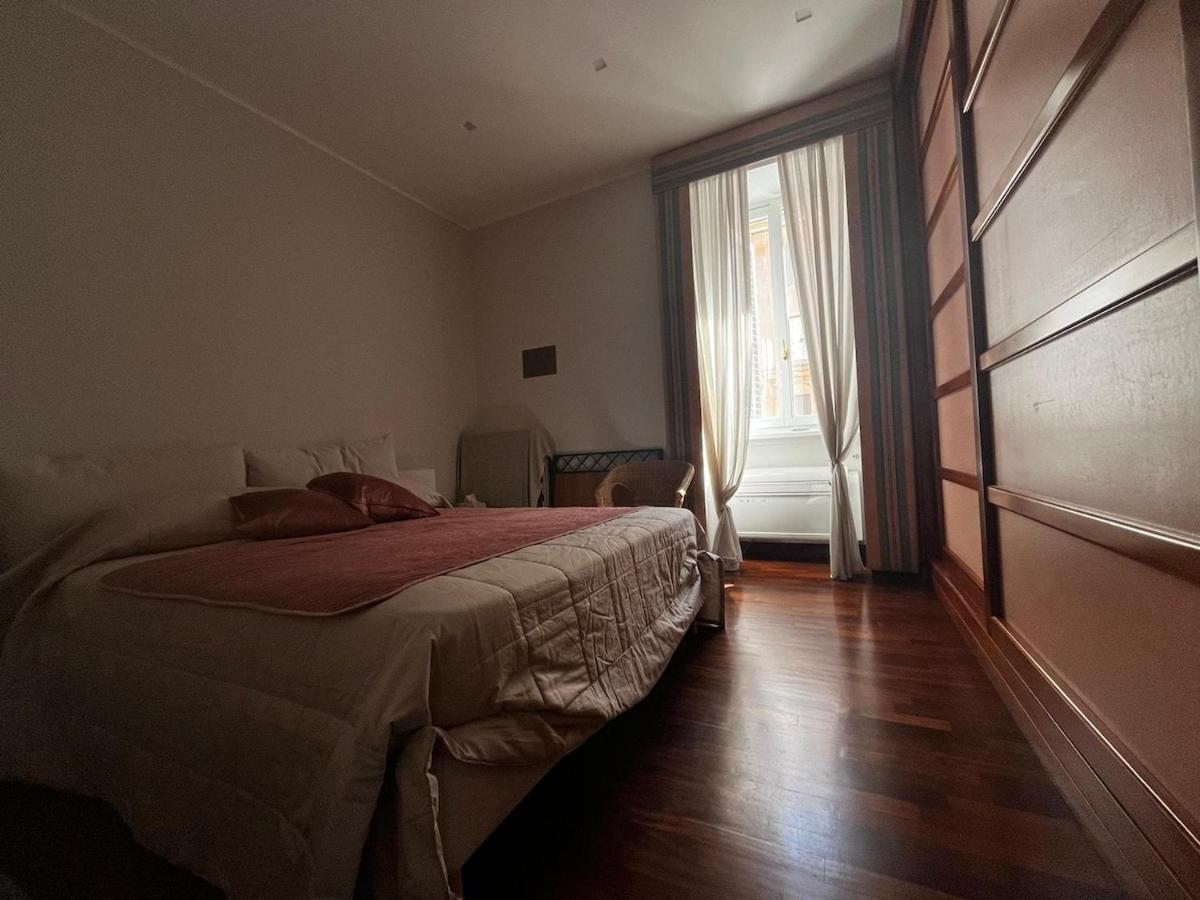 Rome full apt 4 people close to Colosseum Mao house