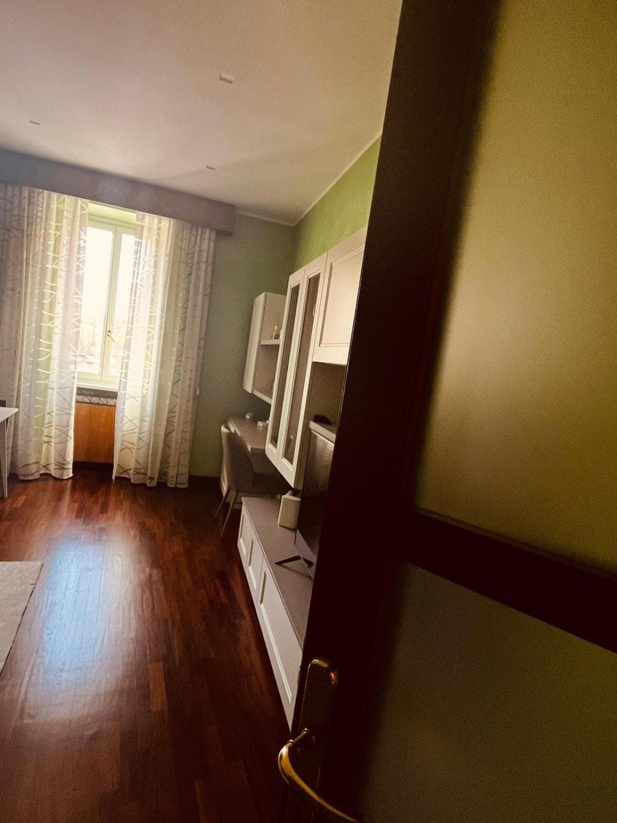 Rome full apt 4 people close to Colosseum Mao house