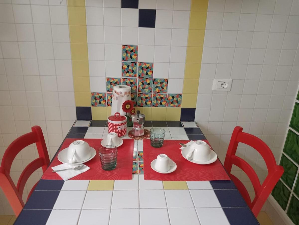 Rome full apt 4 people close to Colosseum Mao house