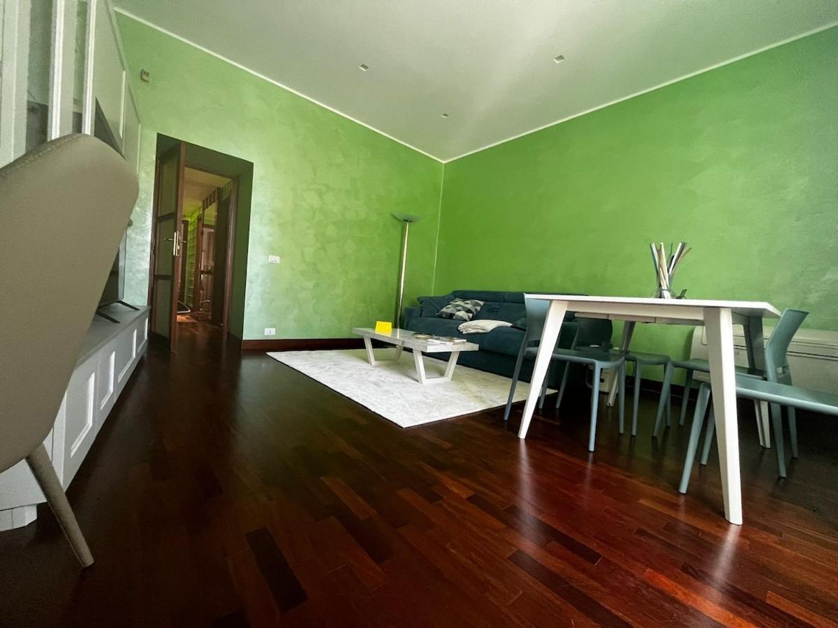Rome full apt 4 people close to Colosseum Mao house