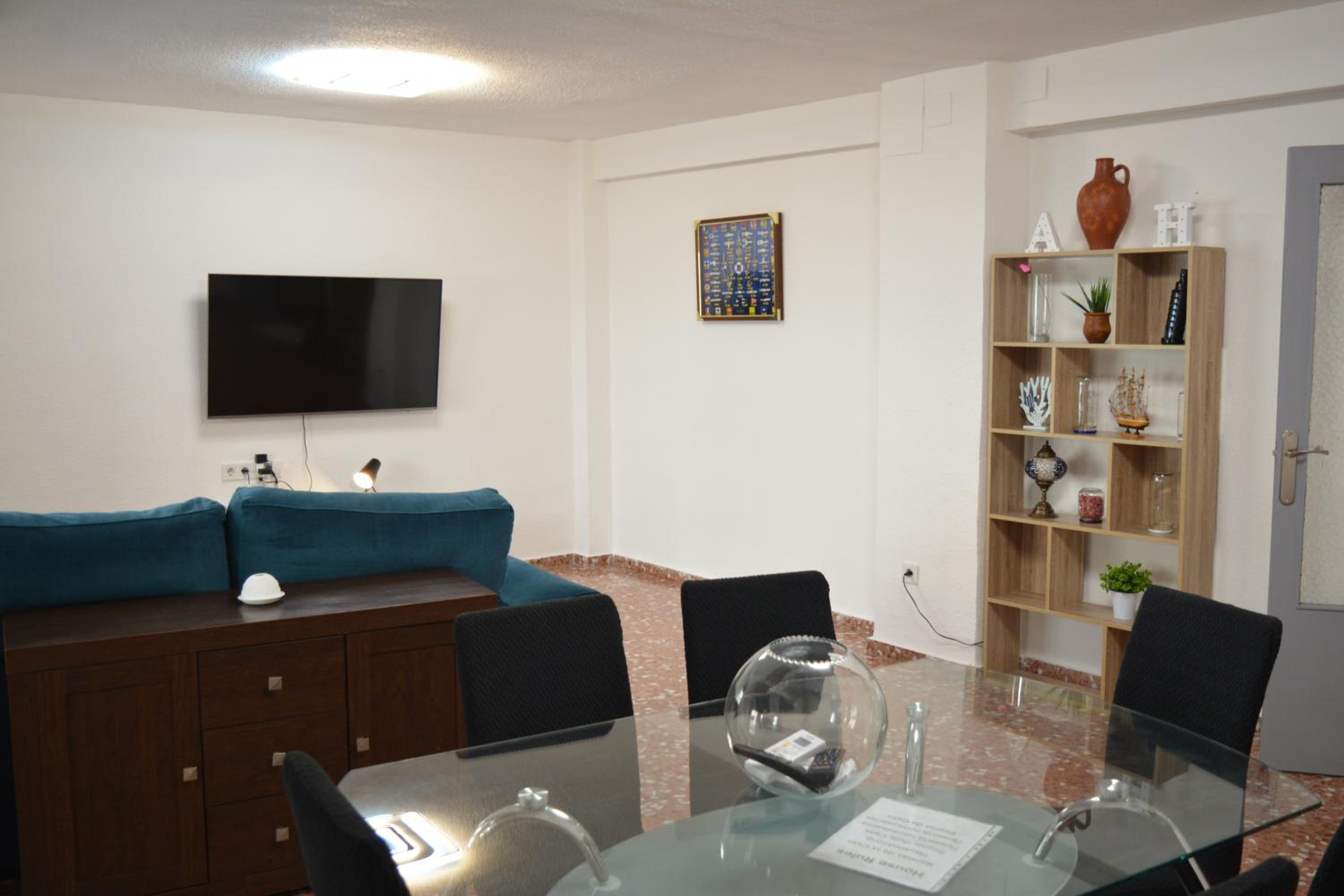 Amparo Home Family Stay near ADDA, Plaza de Toros & General Hospital
