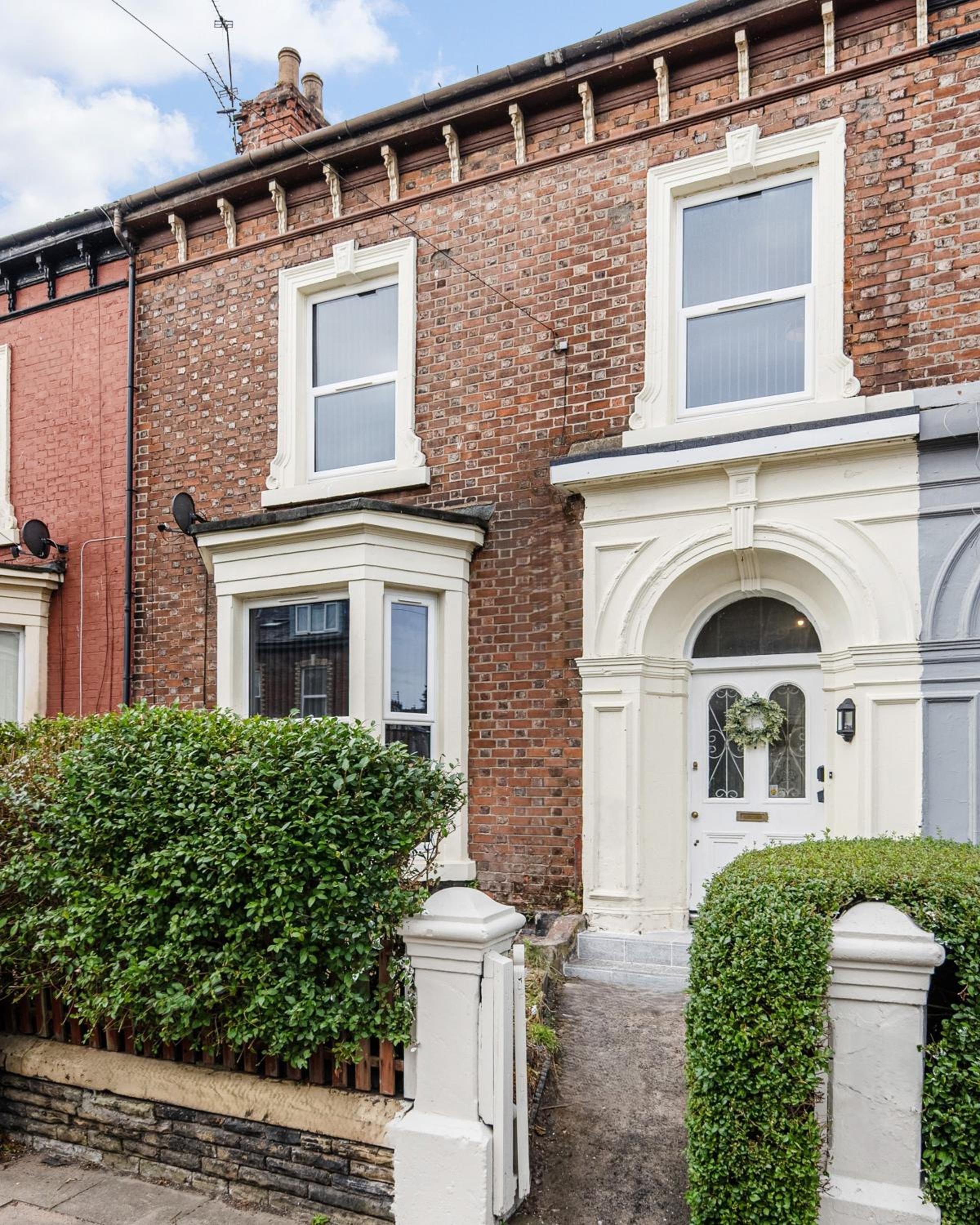 Onslow House - Air Host & Stay - 5 bed, Sleeps 14