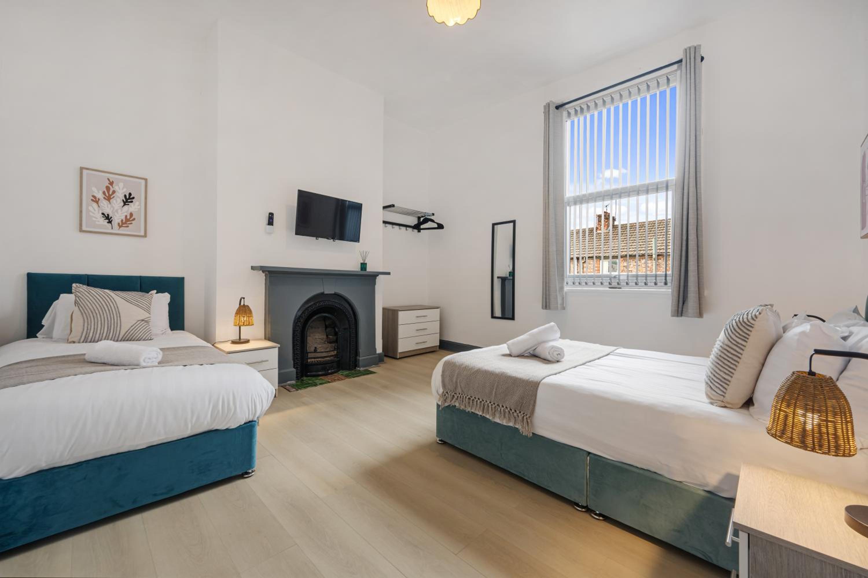 Onslow House - Air Host & Stay - 5 bed, Sleeps 14