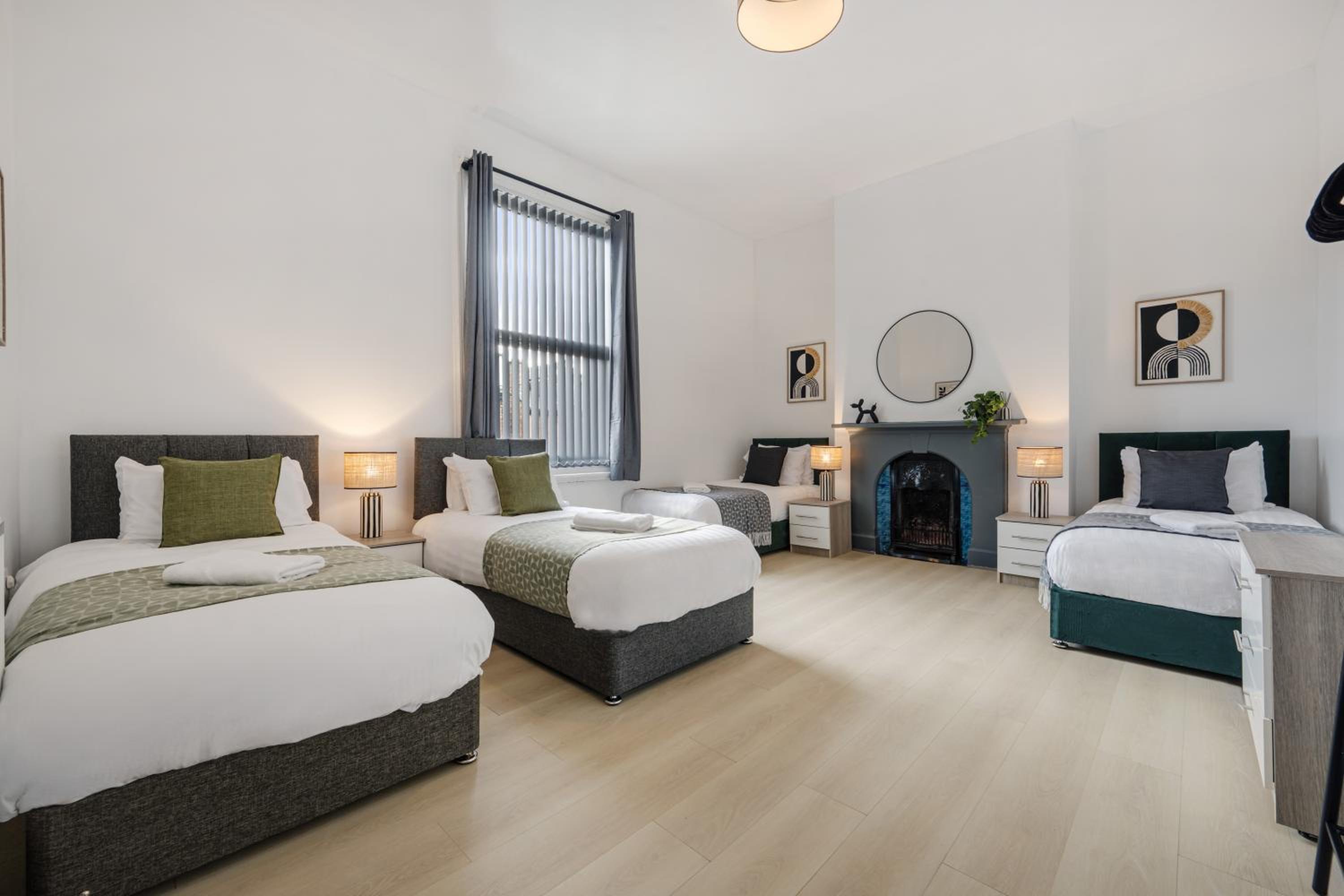 Onslow House - Air Host & Stay - 5 bed, Sleeps 14
