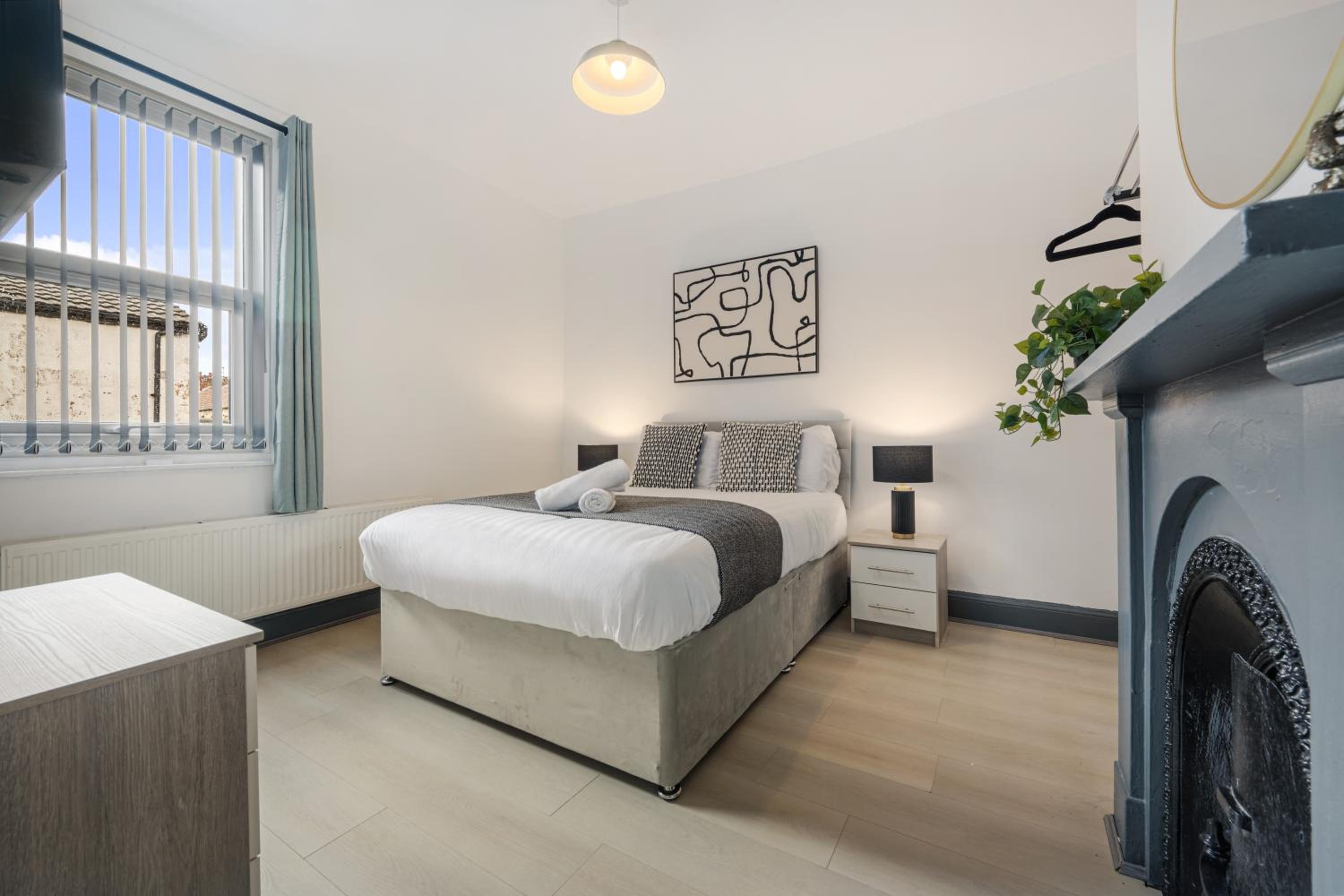 Onslow House - Air Host & Stay - 5 bed, Sleeps 14