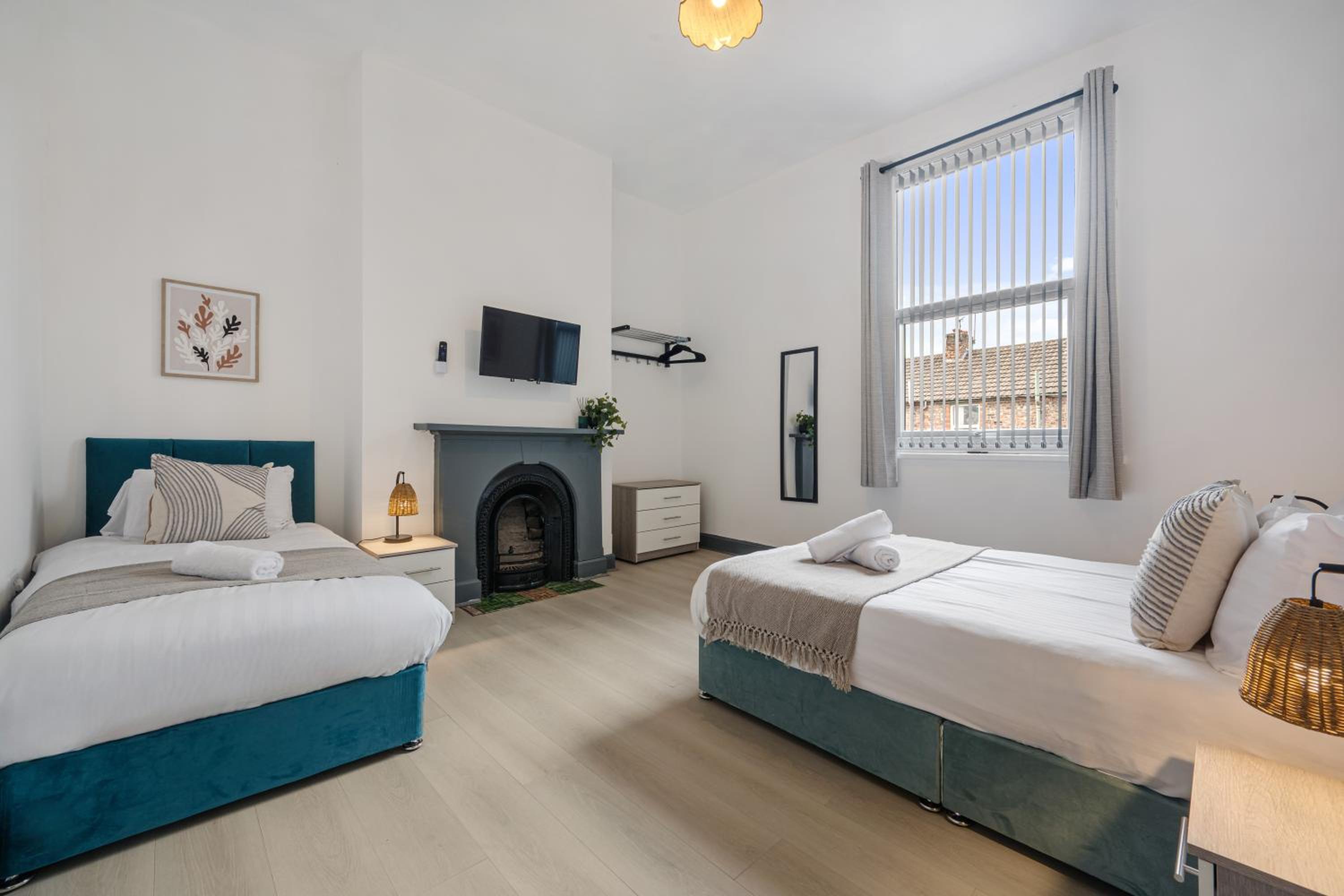 Onslow House - Air Host & Stay - 5 bed, Sleeps 14