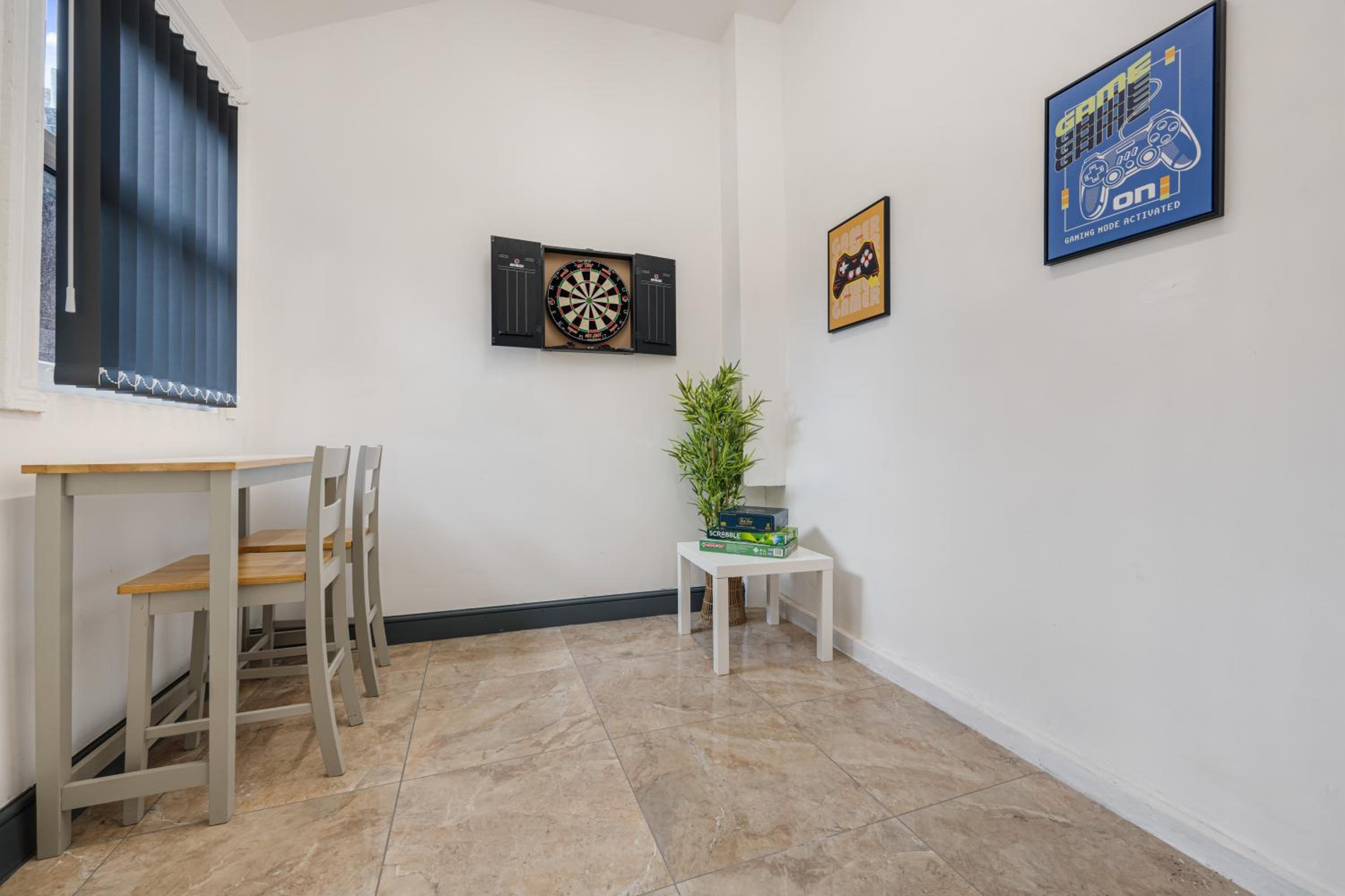 Onslow House - Air Host & Stay - 5 bed, Sleeps 14