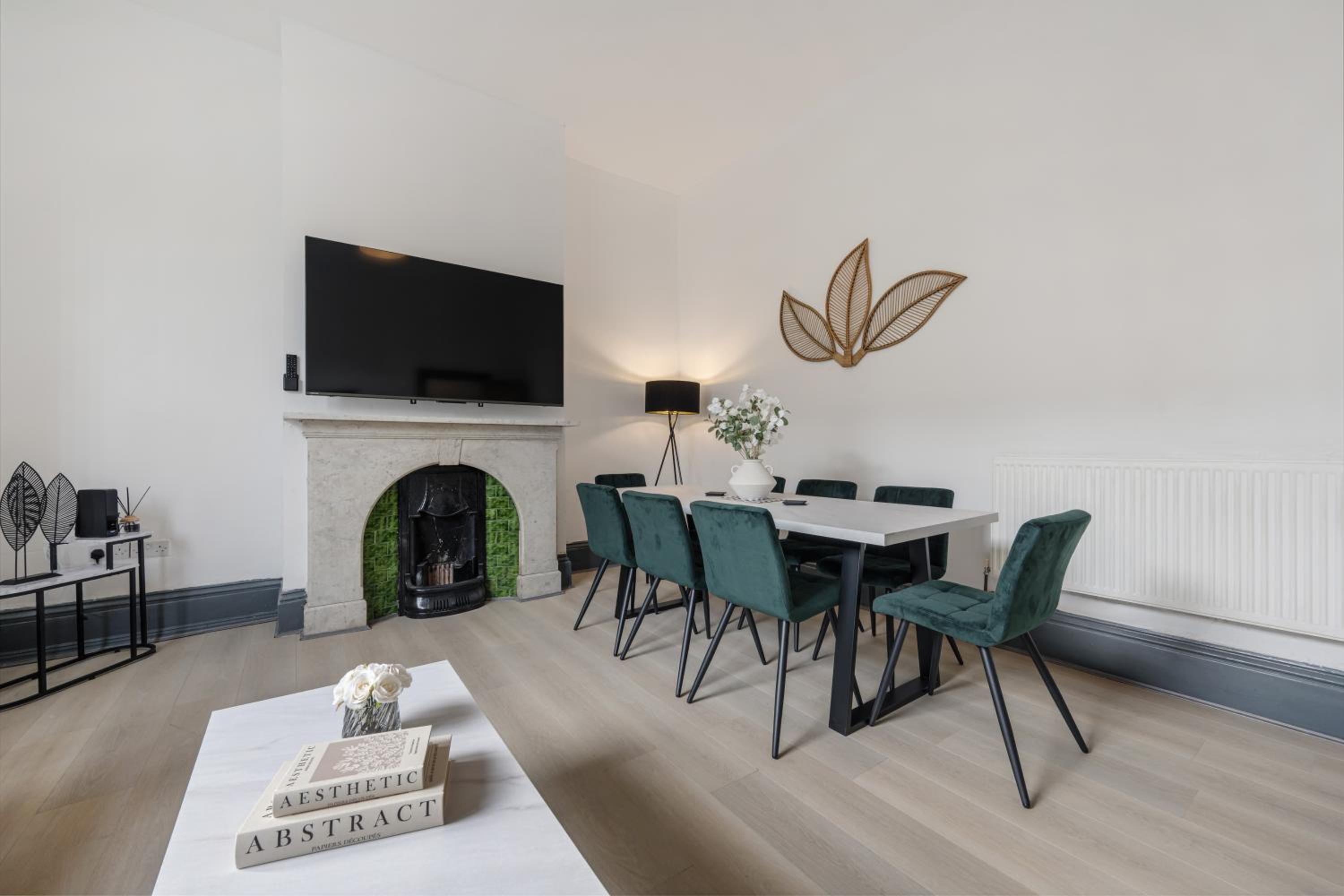 Onslow House - Air Host & Stay - 5 bed, Sleeps 14