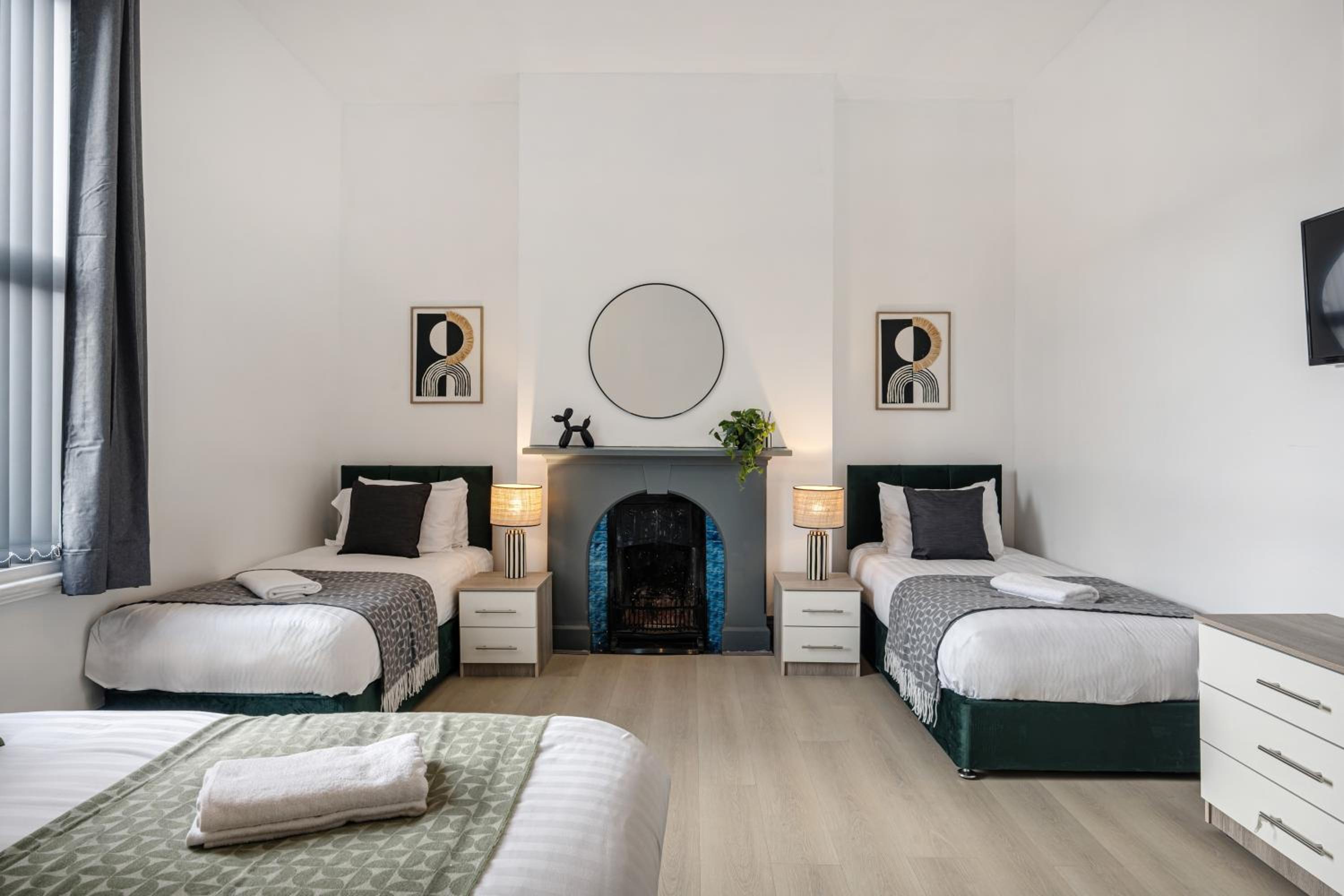 Onslow House - Air Host & Stay - 5 bed, Sleeps 14