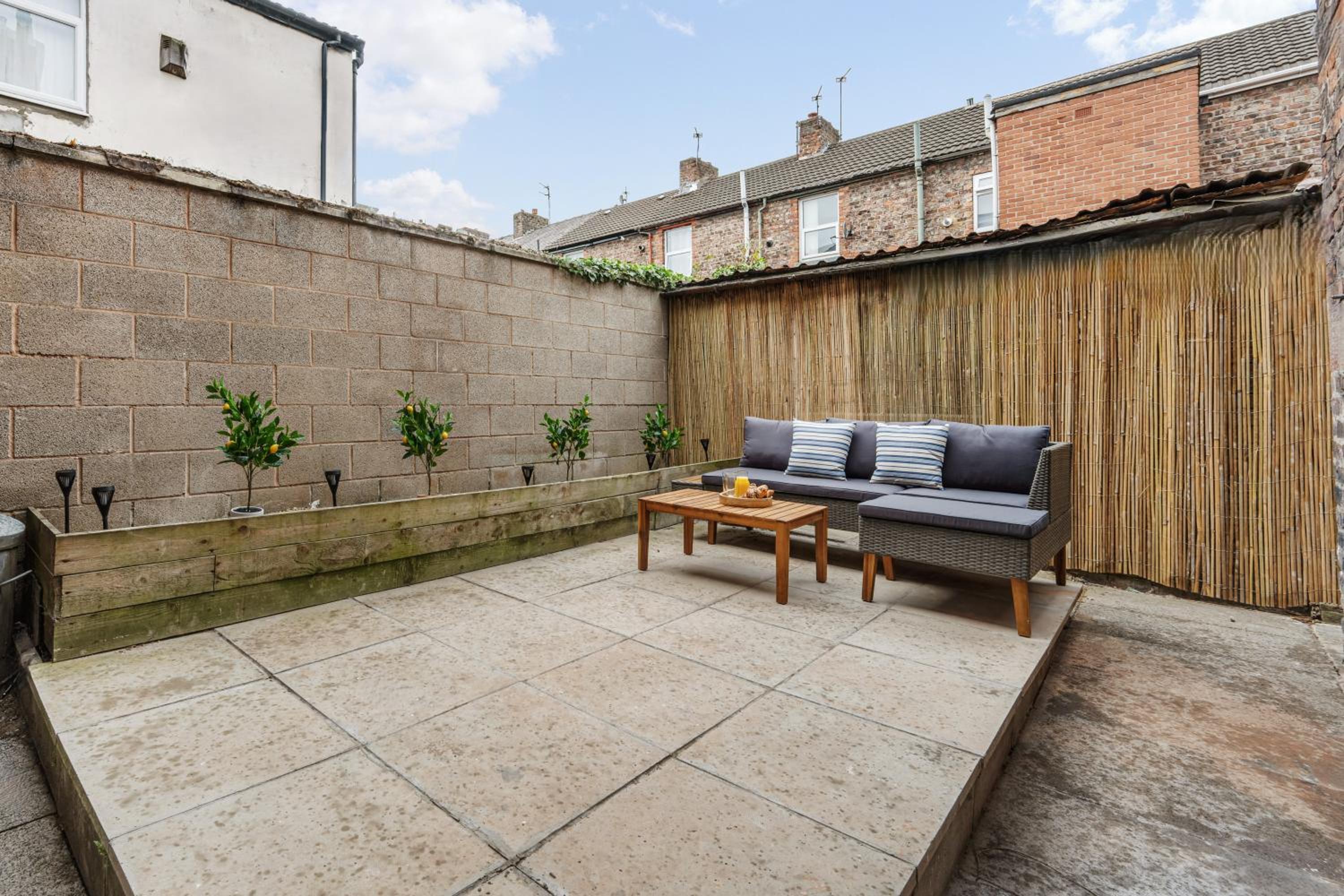 Onslow House - Air Host & Stay - 5 bed, Sleeps 14