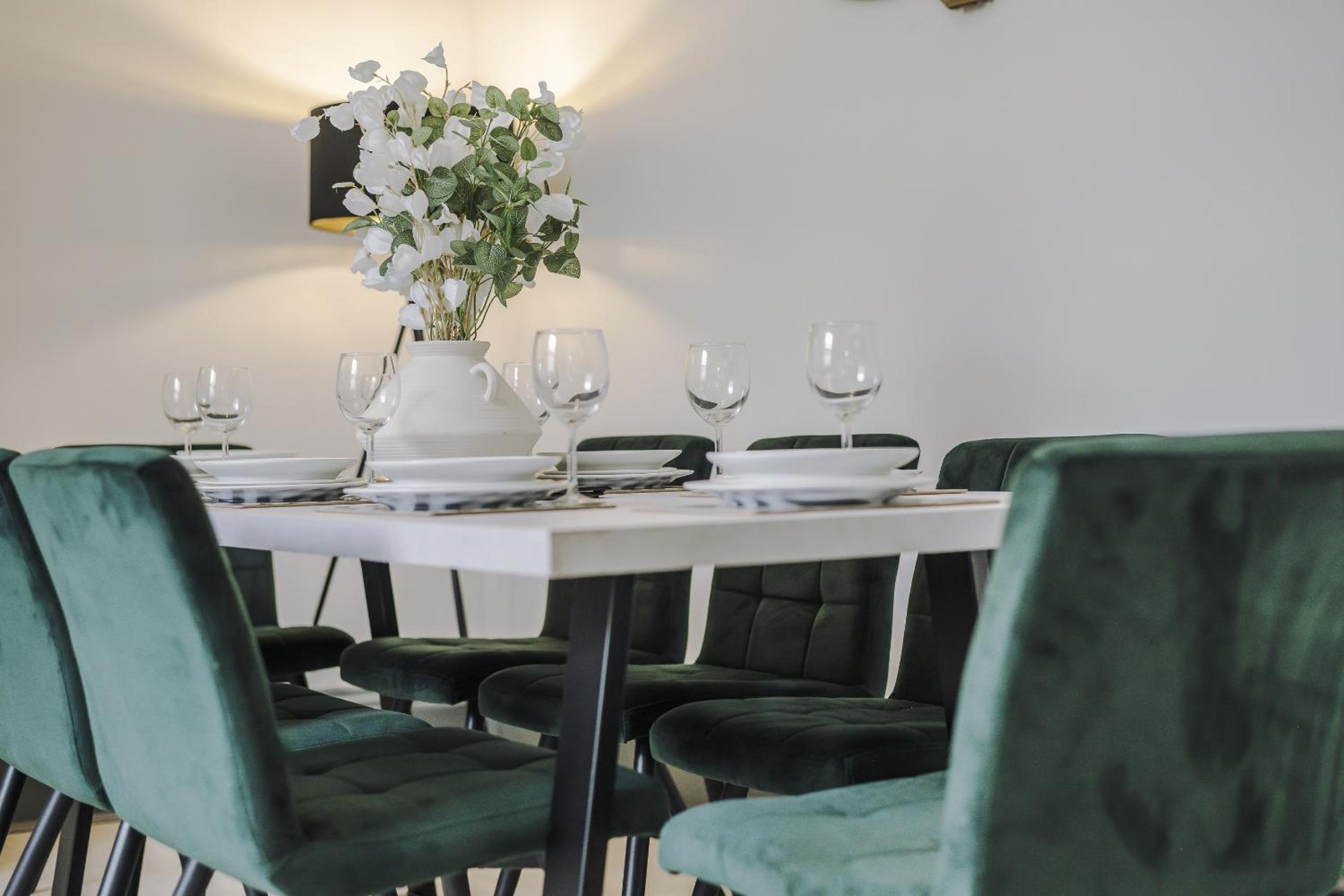 Onslow House - Air Host & Stay - 5 bed, Sleeps 14