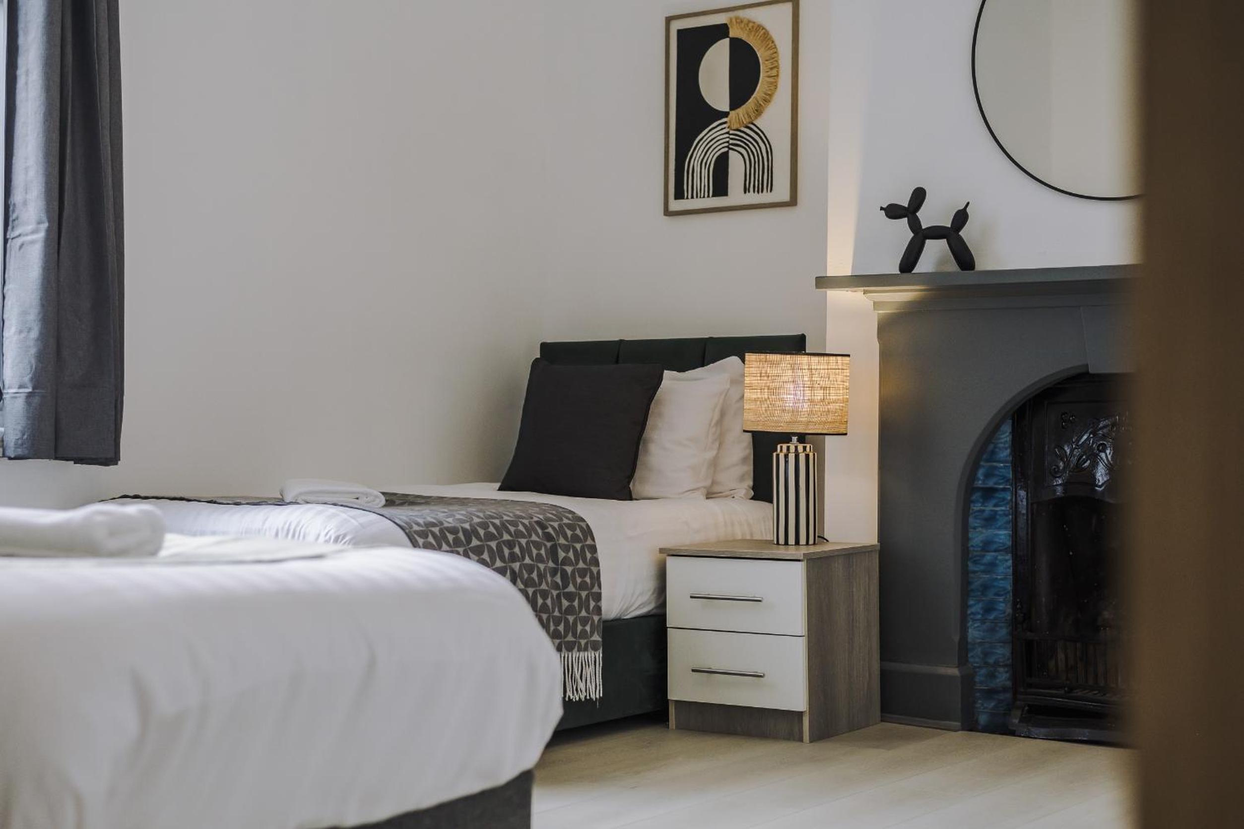 Onslow House - Air Host & Stay - 5 bed, Sleeps 14